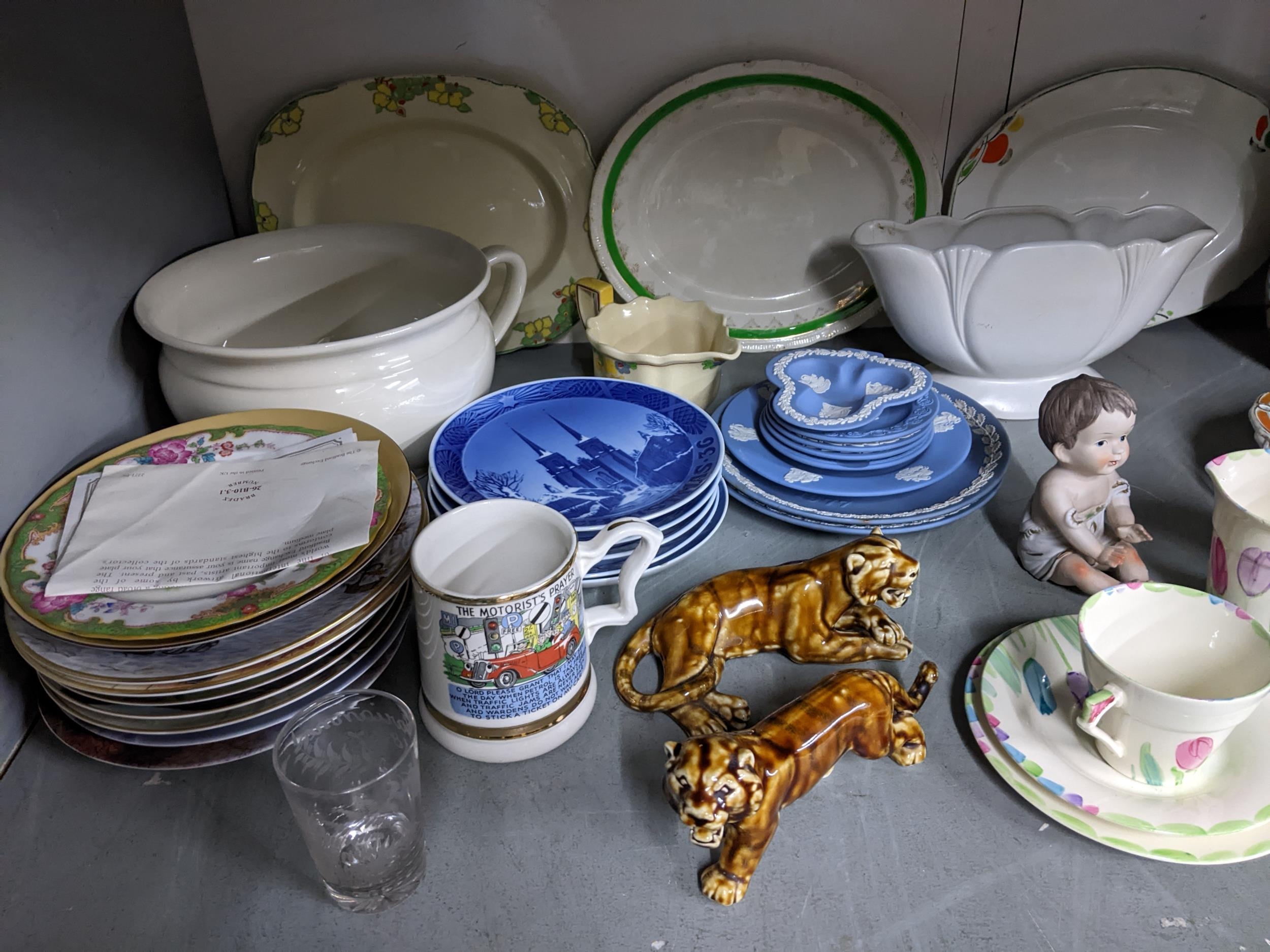 A mixed lot of ceramics, glassware and other items to include Wedgwood Jasper ware, piano babies, - Image 4 of 5