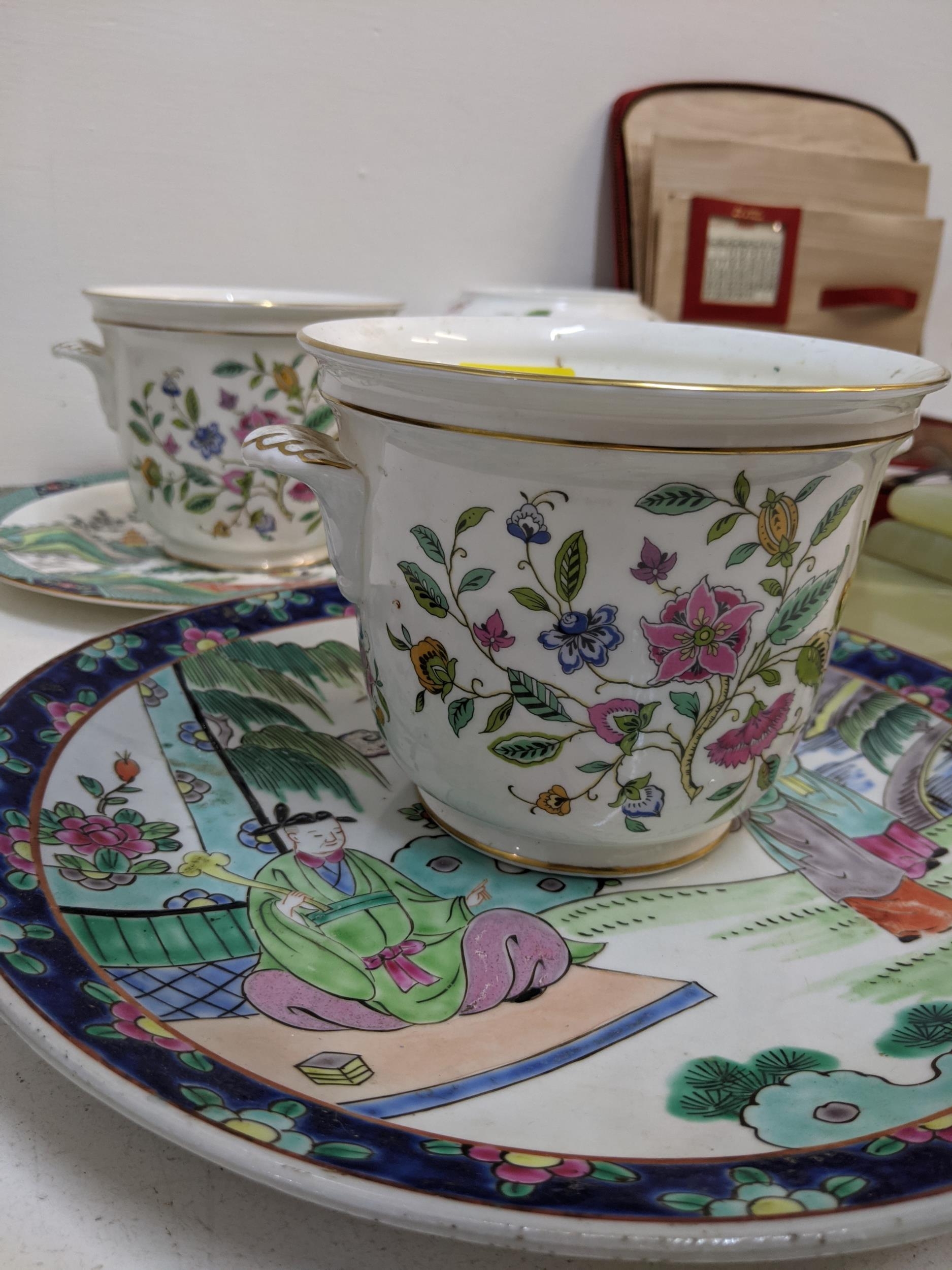 A mixed lot to include a red case, a mottled green onyx desk stand a Coalport plate with an oriental - Image 8 of 9