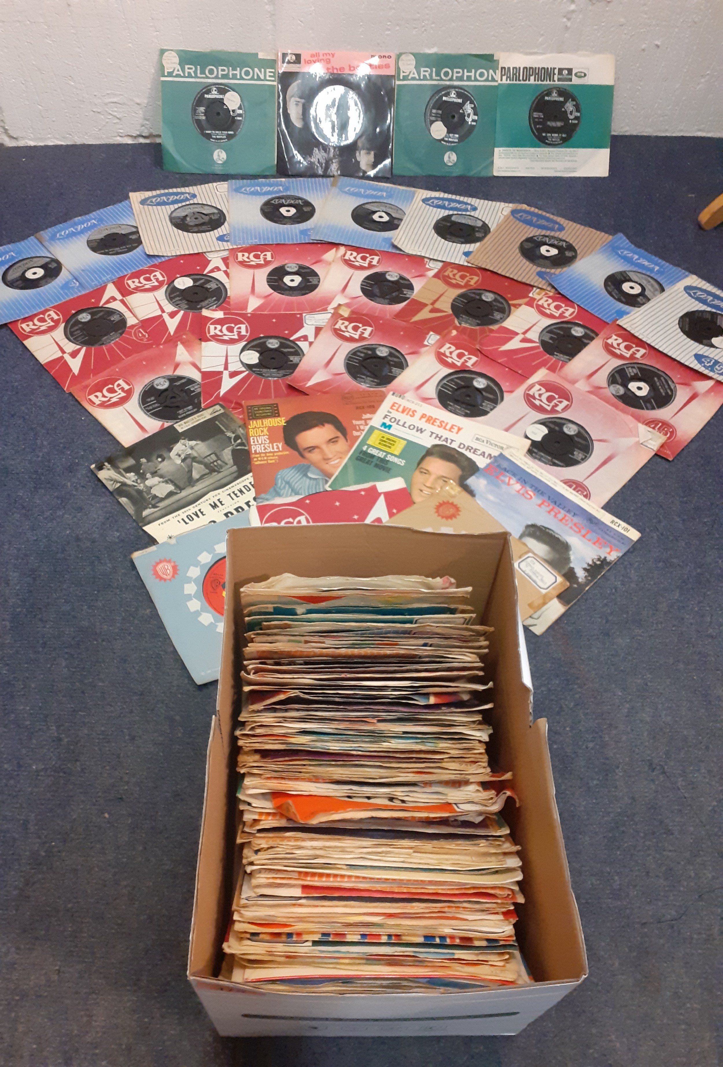 A quantity of 45rpm singles to include Elvis on RCA label, The Beatles on Parlophone label and - Image 2 of 4