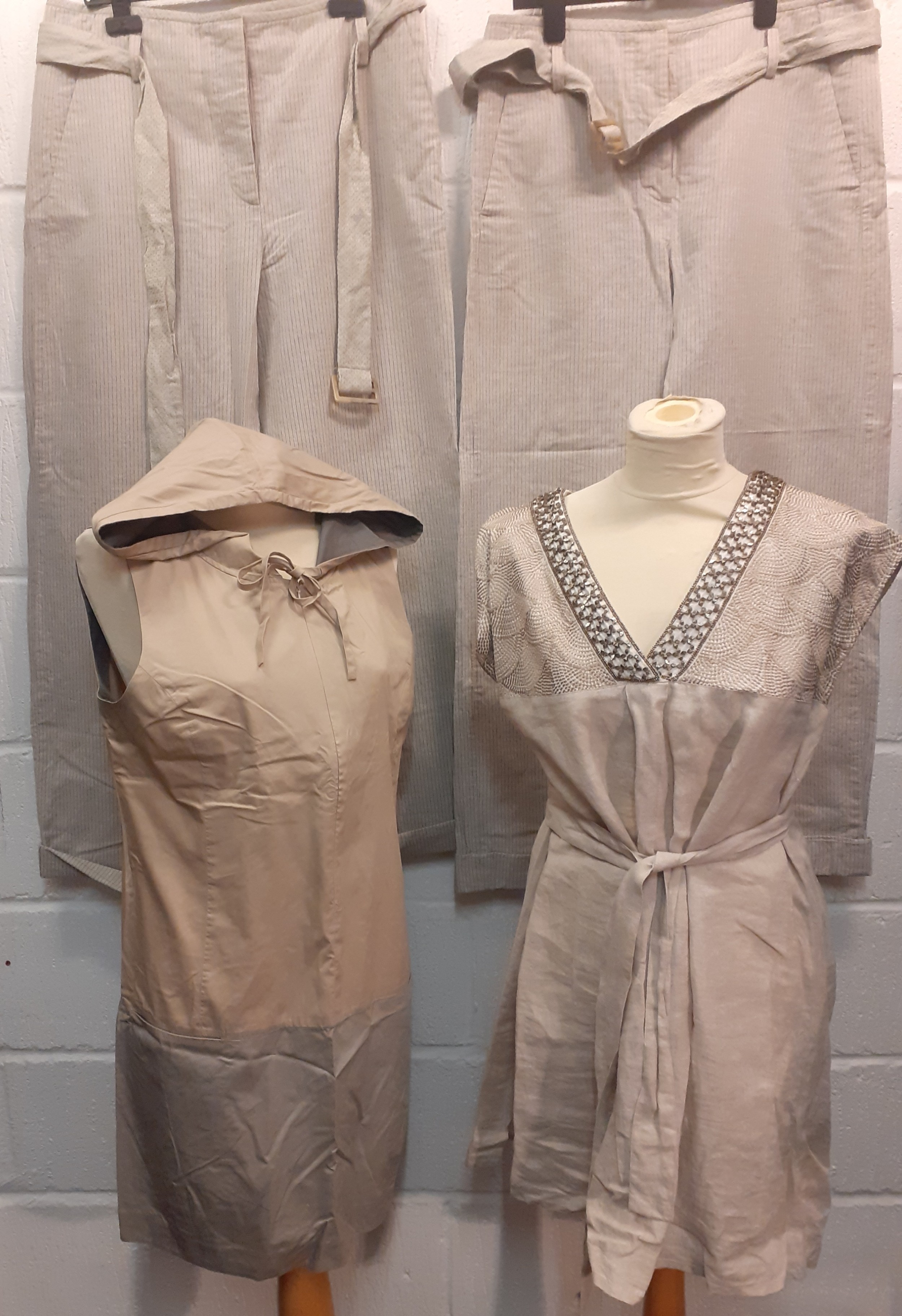 A quantity of ladies clothing to include an Intropia white embroidered dress and matching blouse, - Bild 3 aus 5