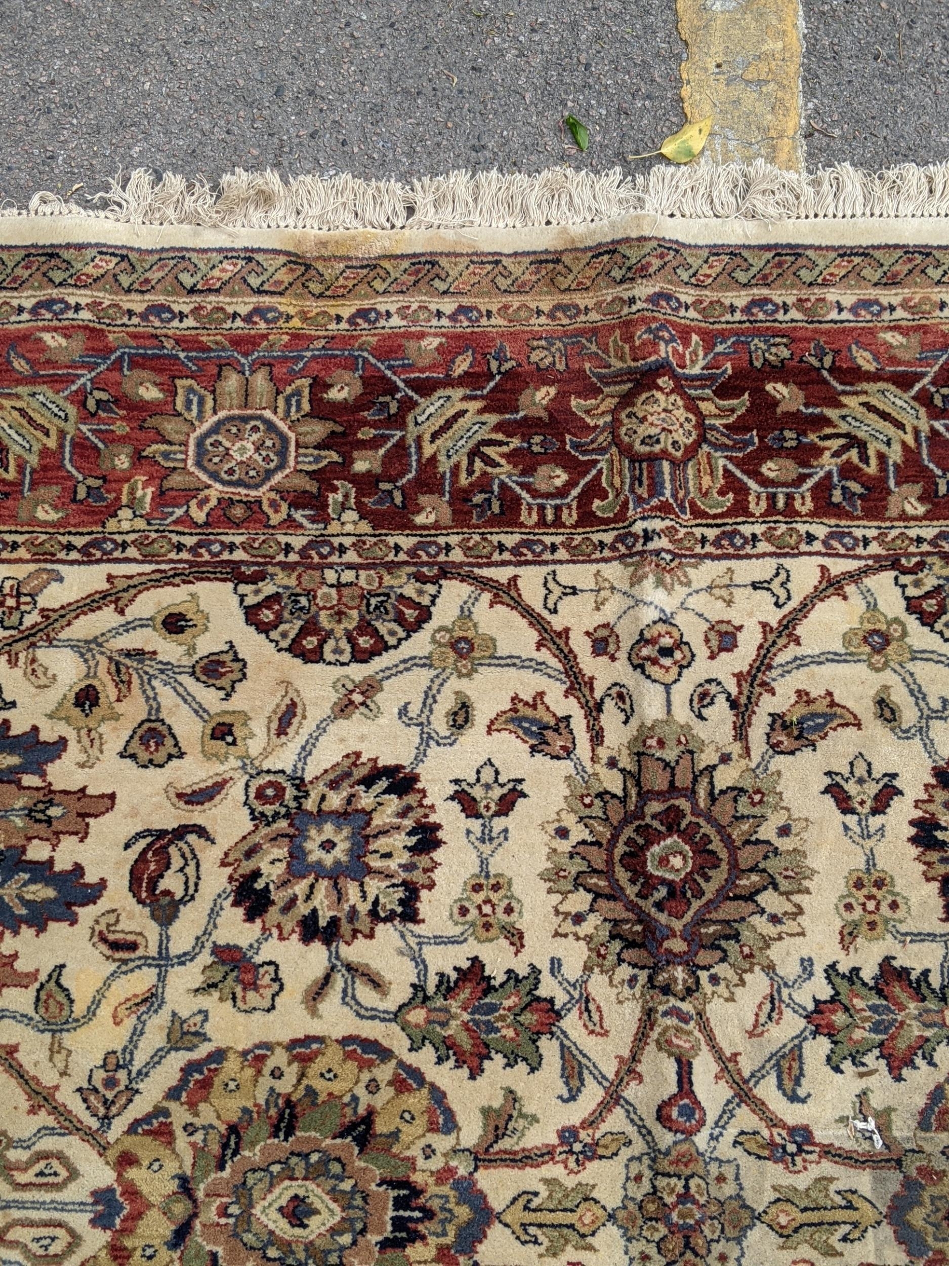An antique Sharaen rug decorated symmetrically with four large medallions and four smaller ones on a - Image 8 of 9