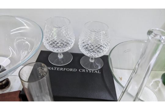 Mixed glassware to include a pair of boxed Waterford brandy glass, a Murano millefiori twin - Image 6 of 7