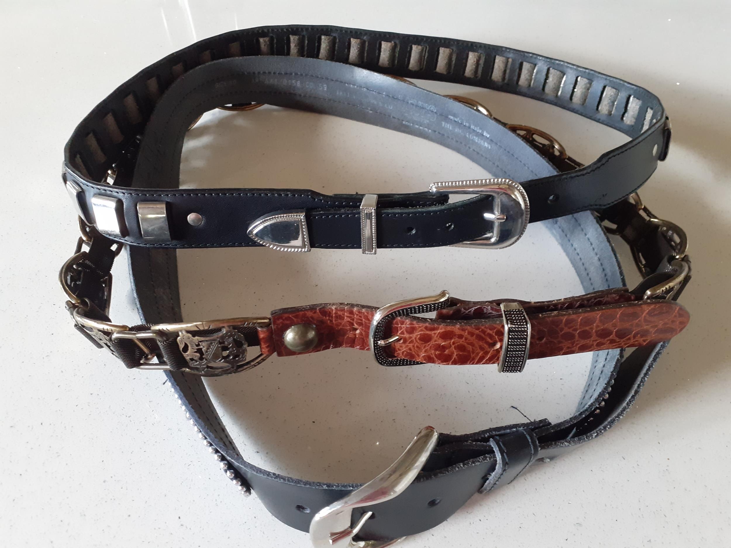 A group of 3 x 1980's belts to include a gold tone and brown snakeskin belt and a Levi black leather - Image 6 of 6