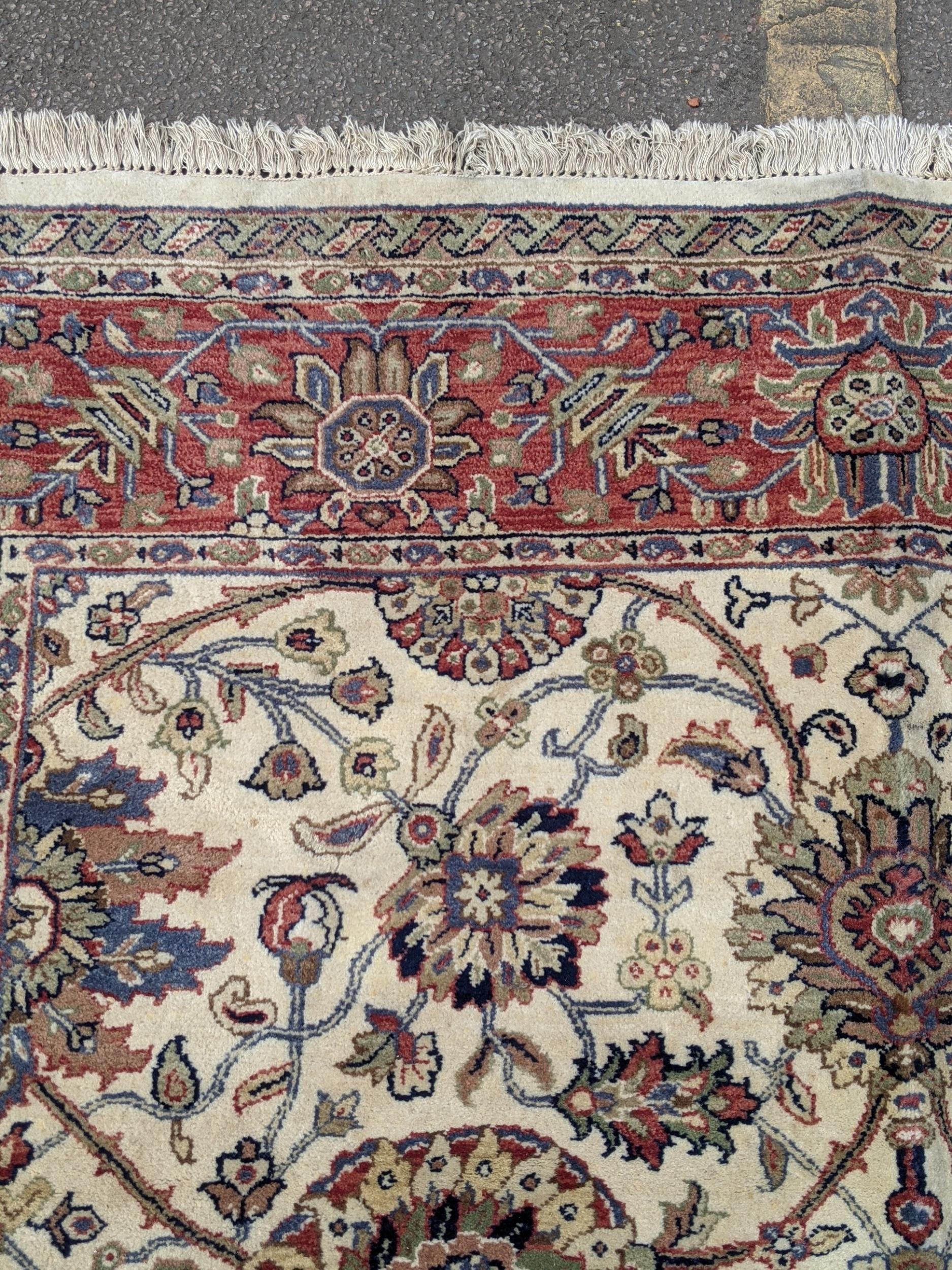 An antique Sharaen rug decorated symmetrically with four large medallions and four smaller ones on a - Image 9 of 9