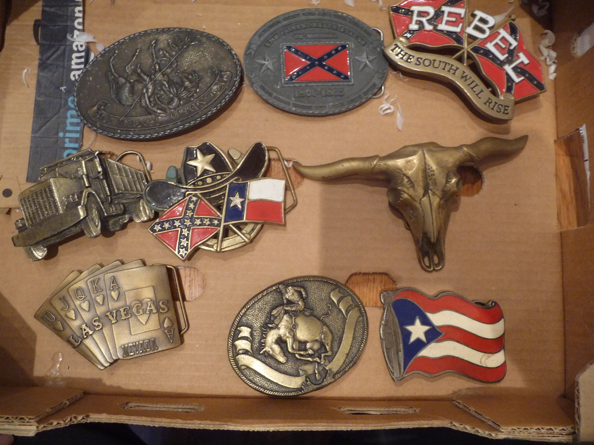 Nine American themed belt buckles with 4 Chinese silver good luck Thanka Amulet bars together with a - Image 2 of 6