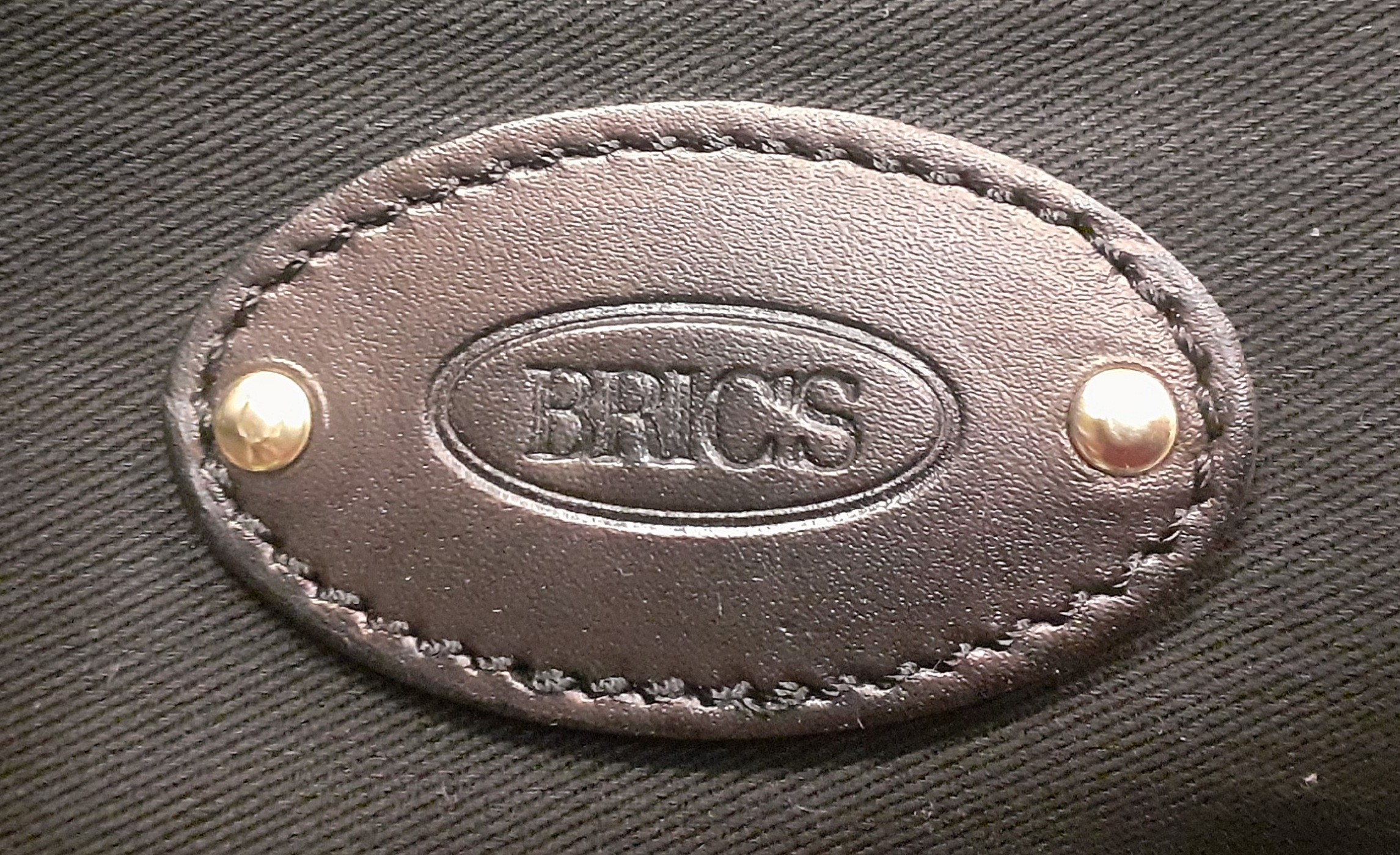 Brics-A large black textured leather folding suit carrier/weekend bag 18"high x 23"wide folded and - Image 5 of 9