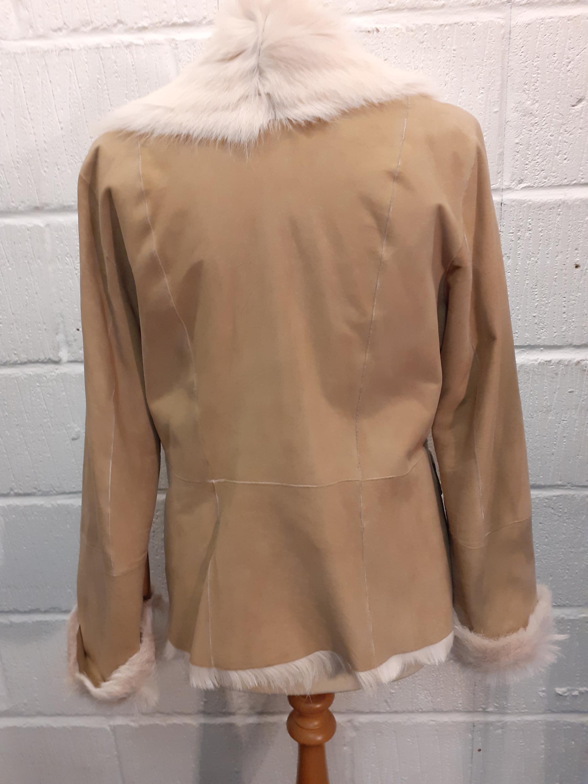 Mixed ladies coats comprising a lightweight beige cashmere mix Escada coat with fox fur collar, - Image 10 of 10