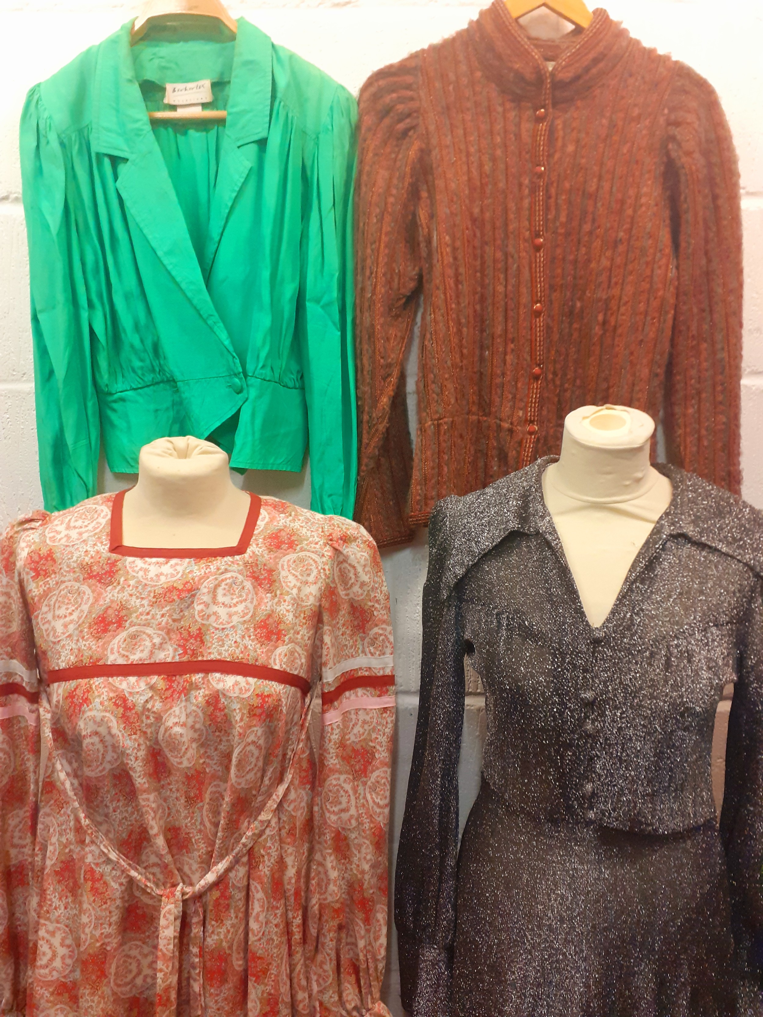A quantity of 1960's/70's ladies clothing to include a Ann Reeves & Co pink floral Summer dress - Image 3 of 10