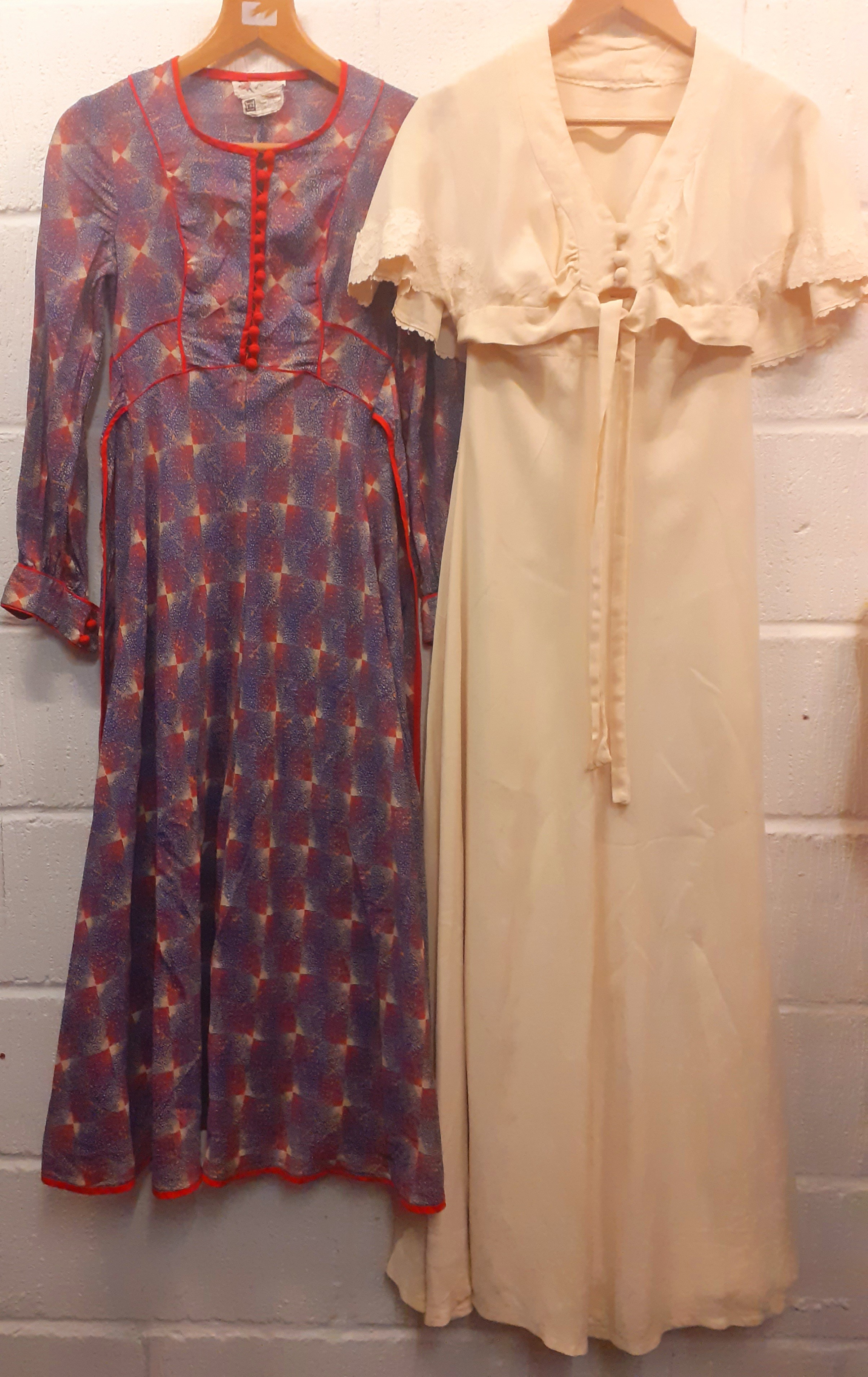 A quantity of 1960's/70's ladies clothing to include a Ann Reeves & Co pink floral Summer dress - Image 5 of 10