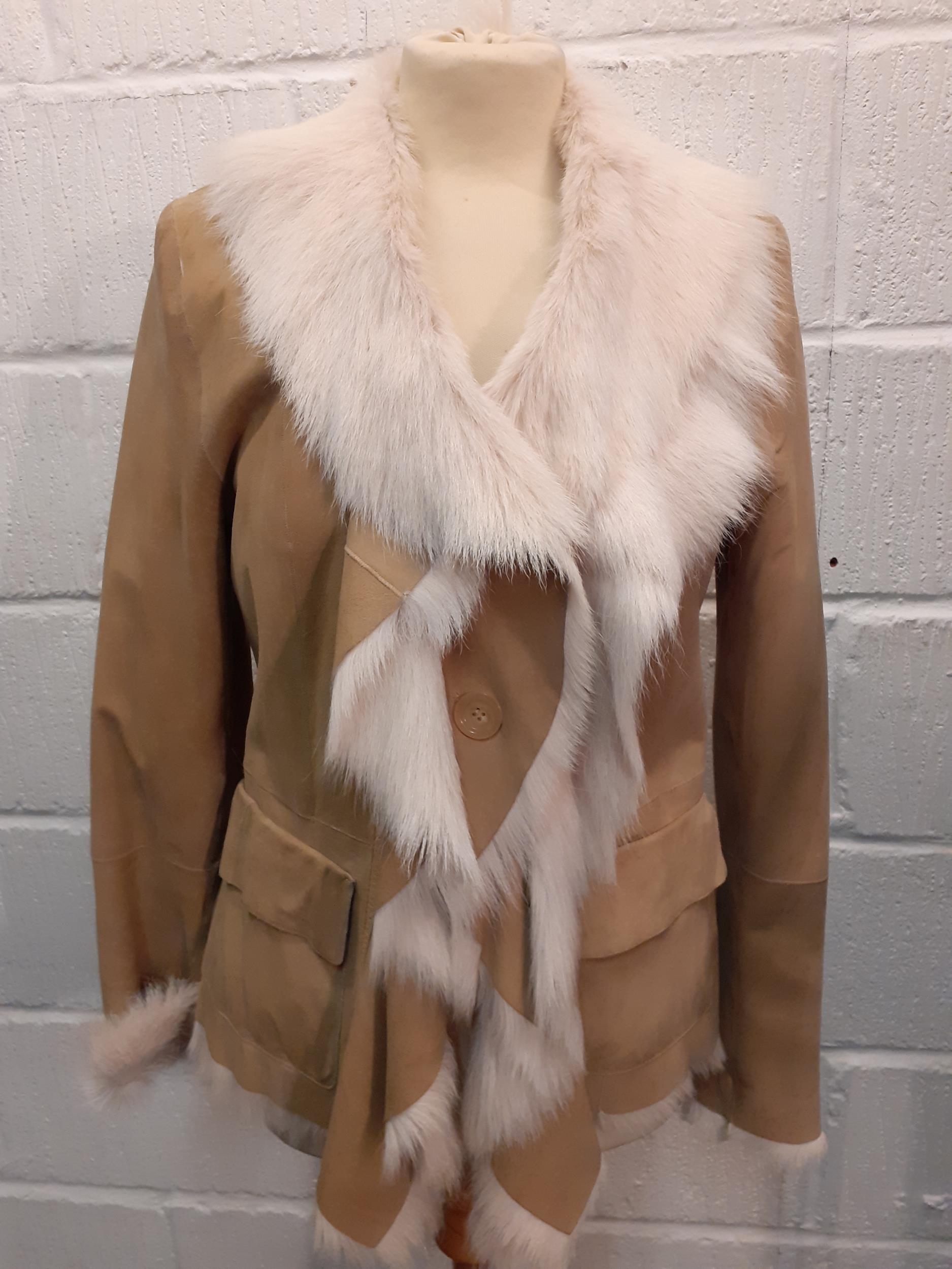 Mixed ladies coats comprising a lightweight beige cashmere mix Escada coat with fox fur collar, - Image 8 of 10