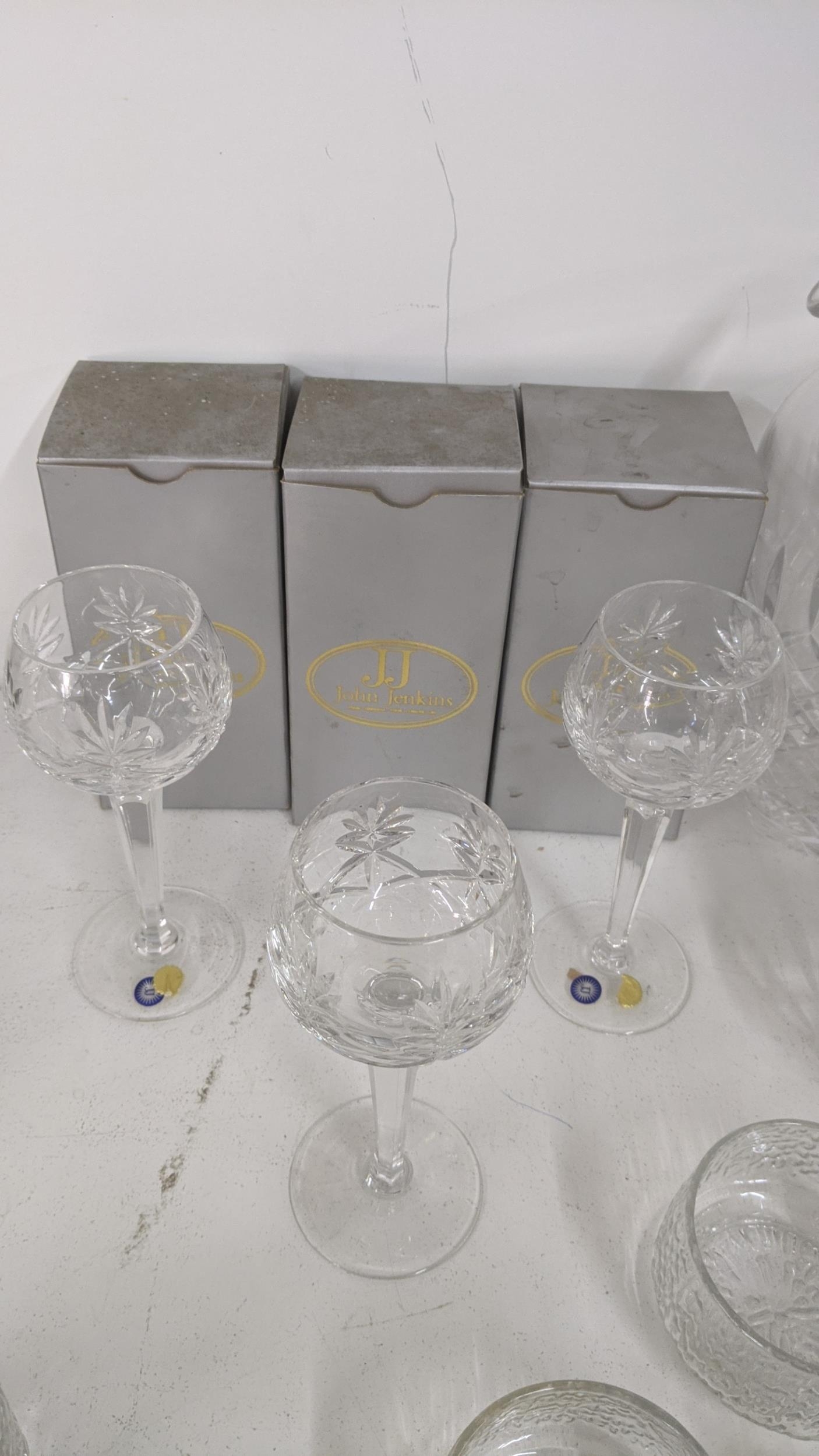 Mixed glassware to include three John Jenkins glasses, boxed, along with Stuart Crystal cut - Image 5 of 5