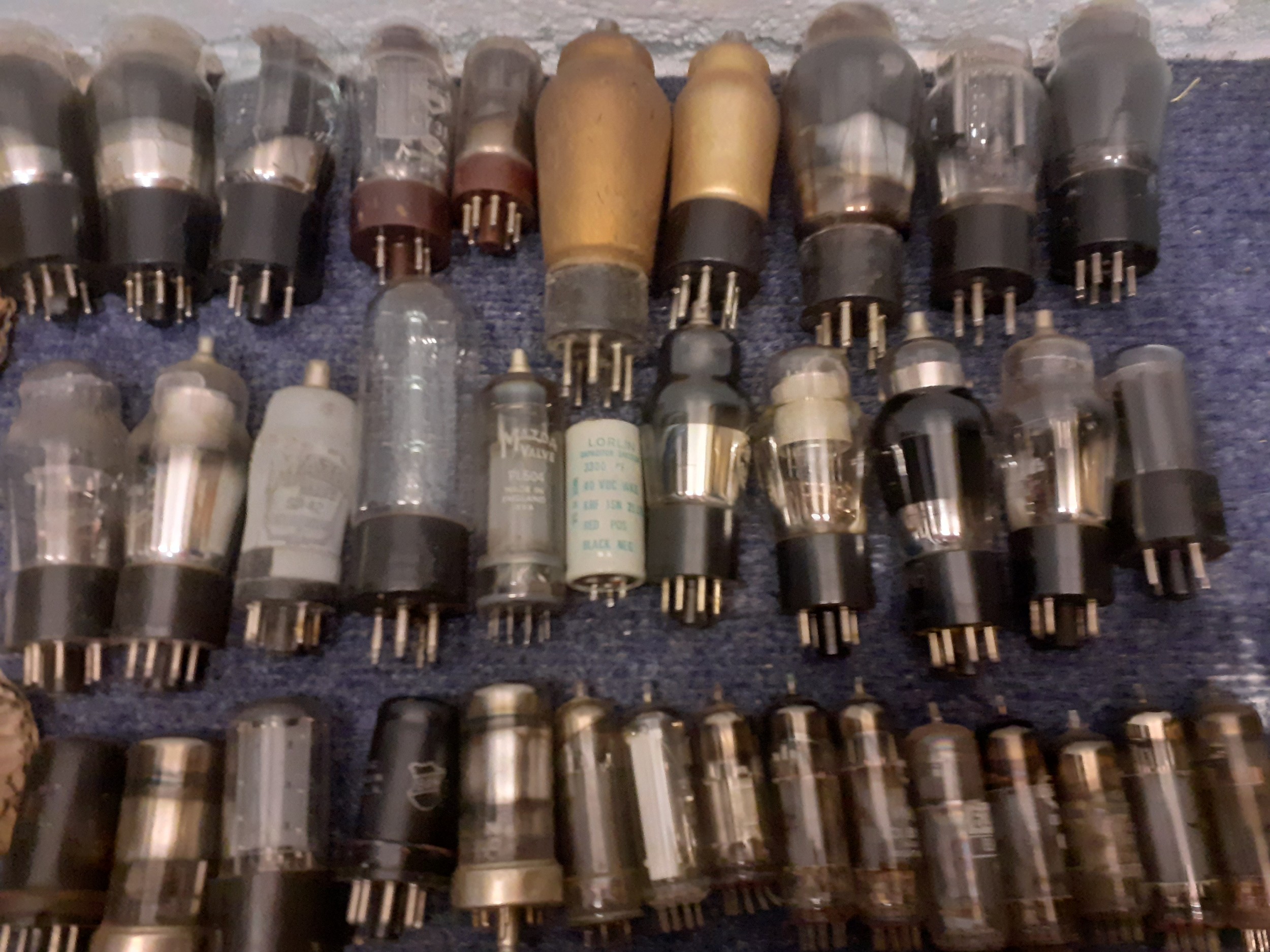 A quantity of radio valves to include Mullard CY31. Location: If there is no condition report shown, - Image 2 of 3