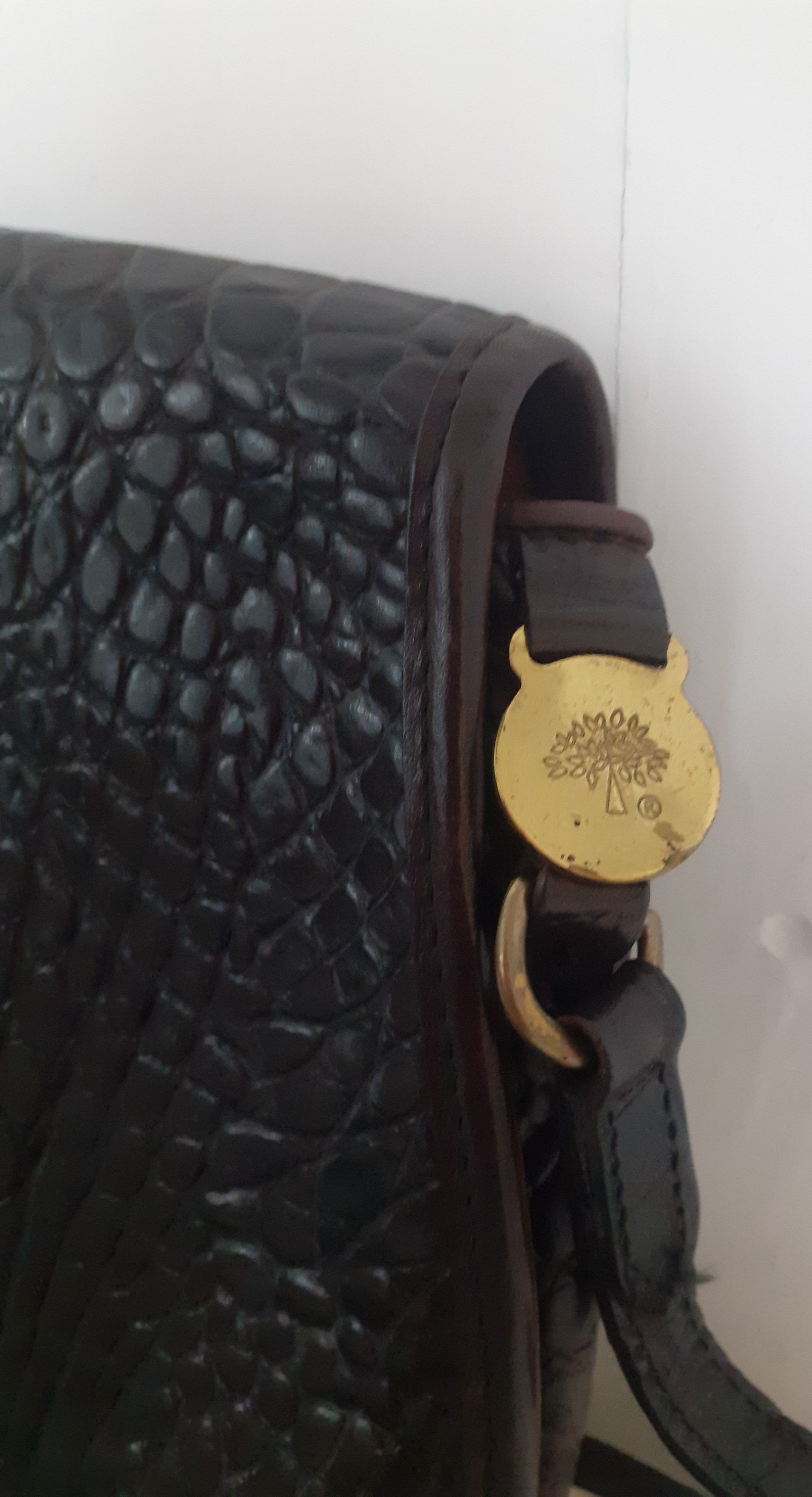 Mulberry- A late 20th Century dark brown leather sporran cross-over bag having a faux crocodile - Image 6 of 16