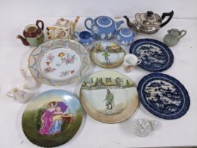 A mixed lot of ceramics to include Wedgwood Jasperware tea pot, sugar pot and milk jug, Royal