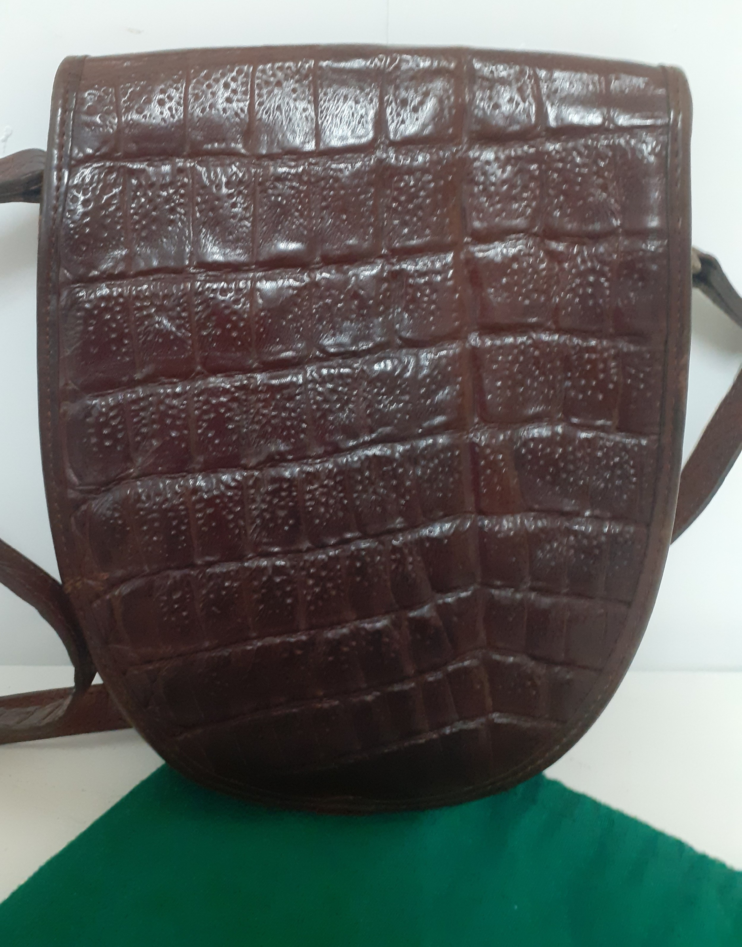 Mulberry- A late 20th Century brown leather cross-over saddle bag with faux crocodile design, having - Image 3 of 8