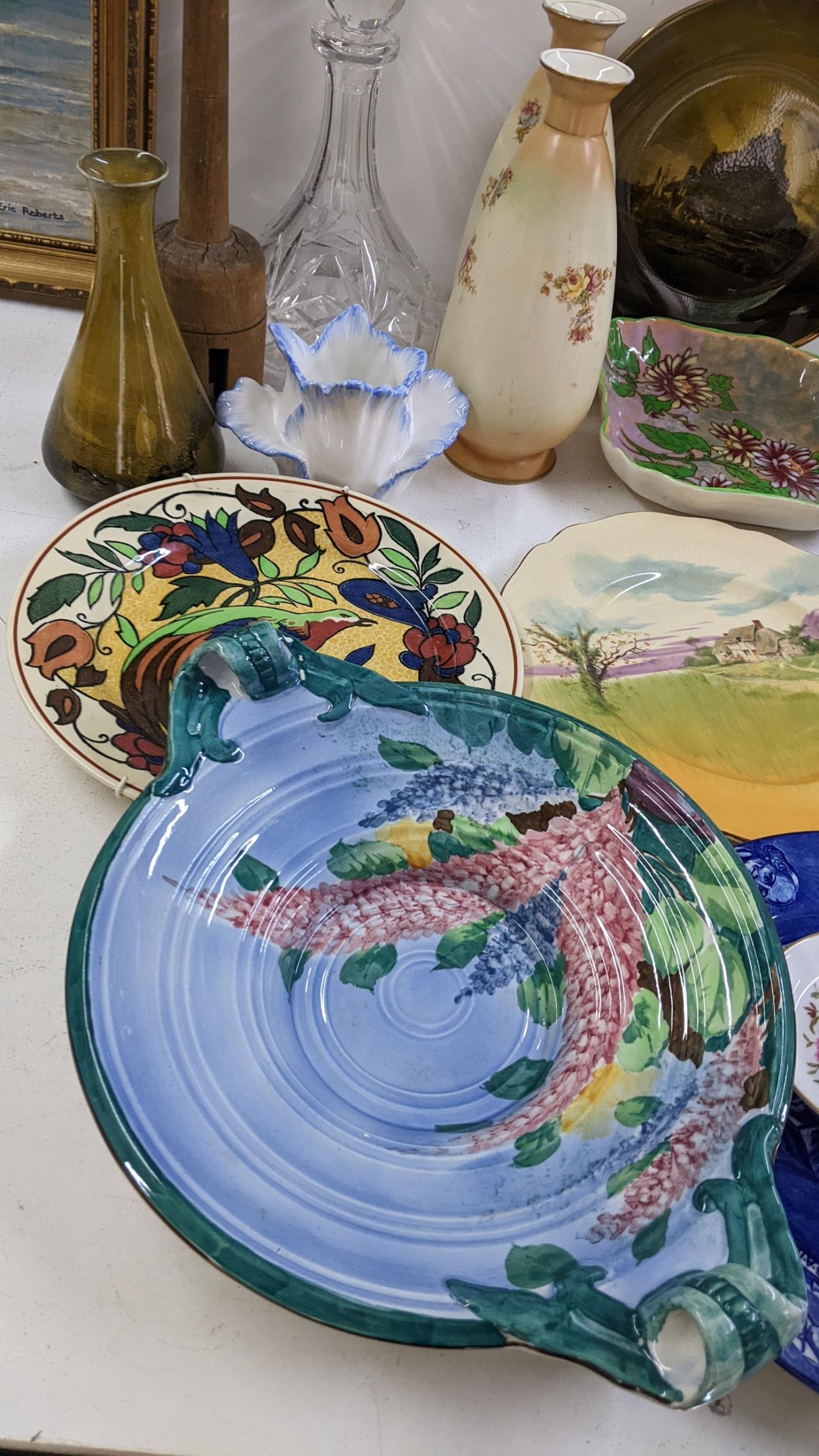 A mixed lot to include a Penrith porcelain bird, Ridgeways Royal Vistas ware, Doulton - Image 5 of 5