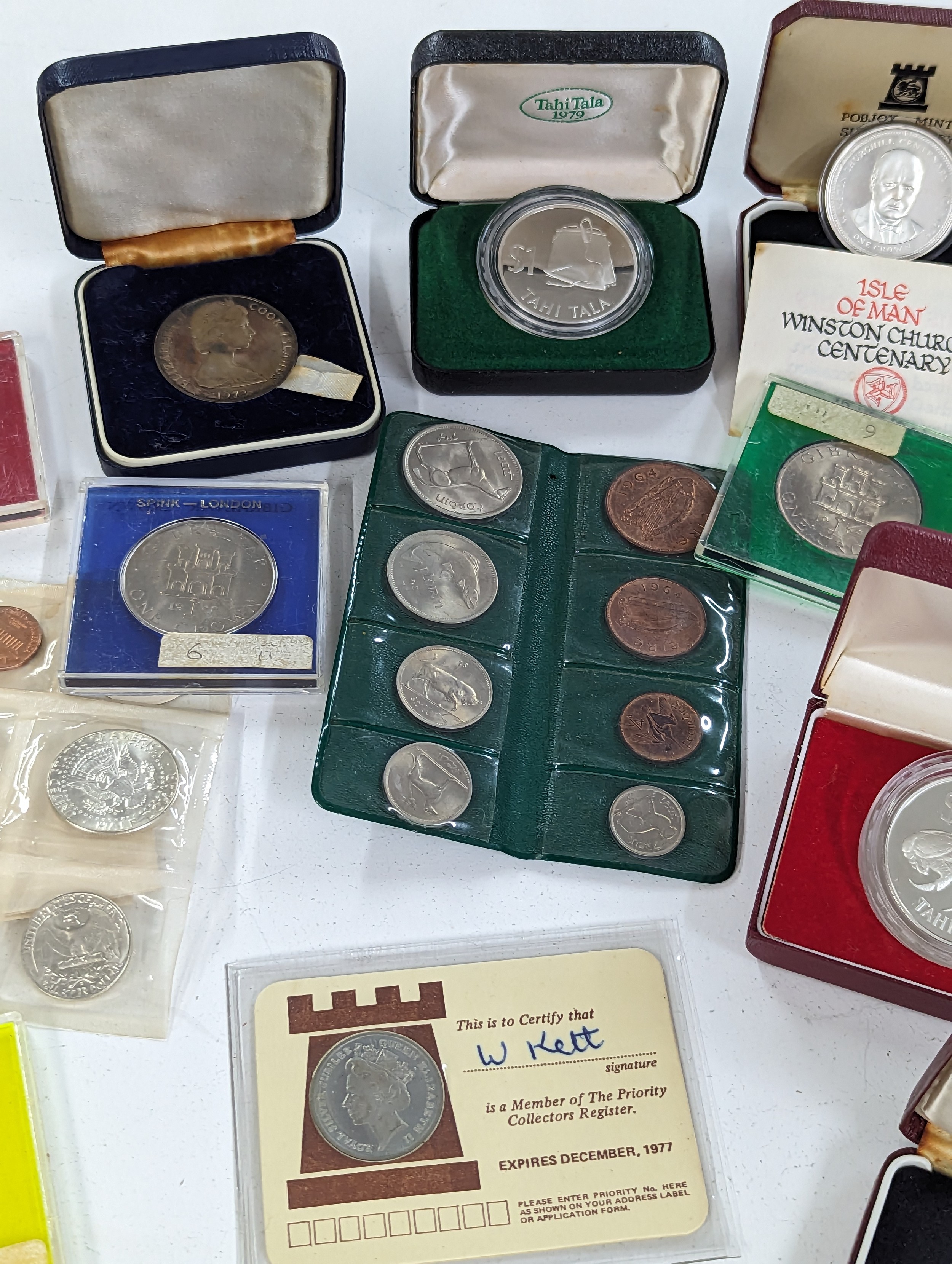 A collection of Proof and other coins and coin sets to include, a cased set of two Irish 1966 Silver - Image 6 of 9