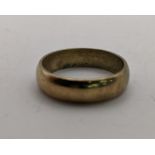 A 9ct yellow gold wedding band, 5.7g Birmingham 1974, marks for Excalibur jewellery A mixed group of