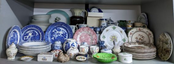 A mixed lot of ceramics to include Minton Haddon Hall, Carlton ware trinket box, Meissen trinket