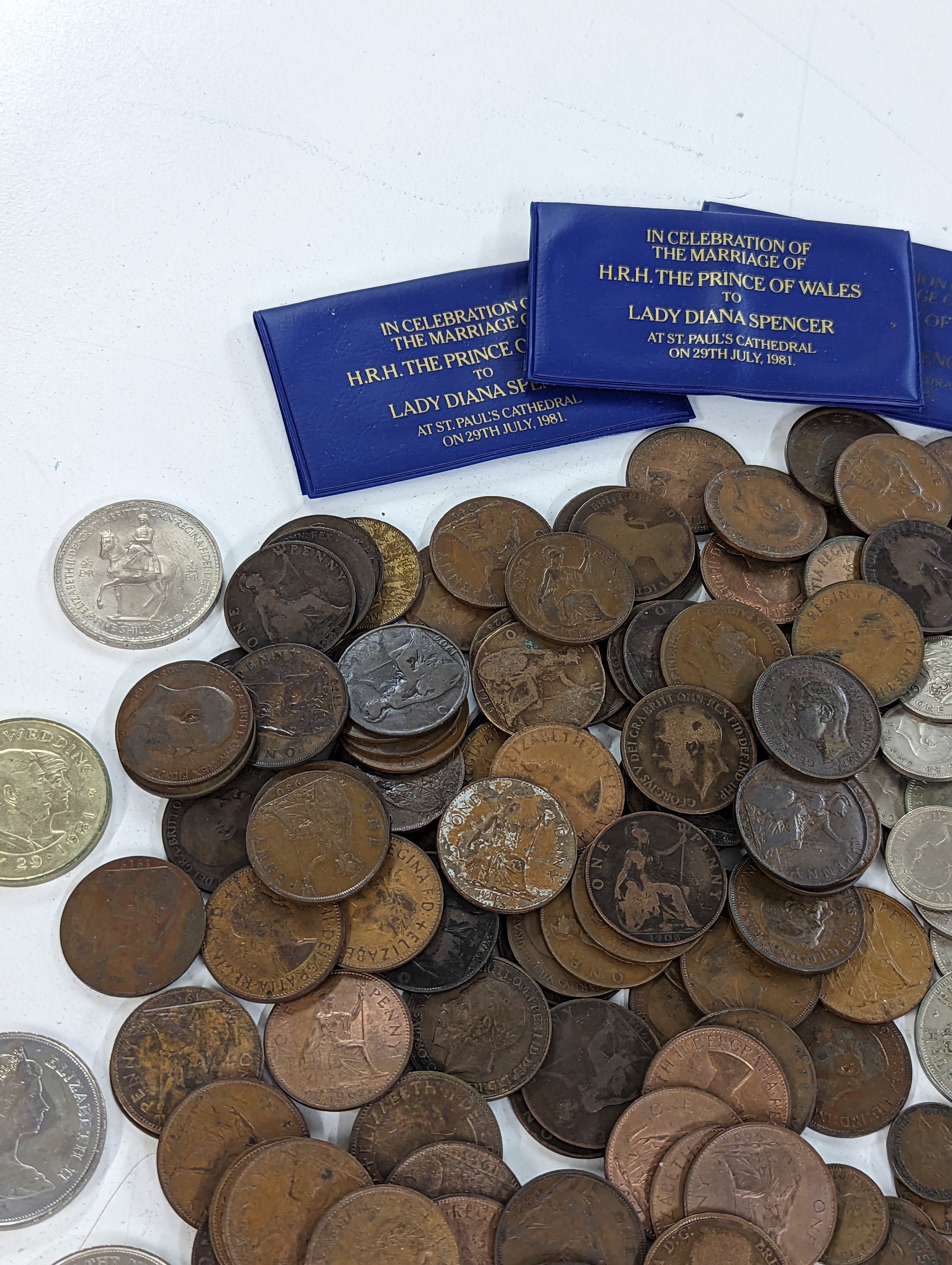 British Coins - A collection of mostly mid/late 20th Century coinage to include, Halfcrowns, - Image 9 of 10