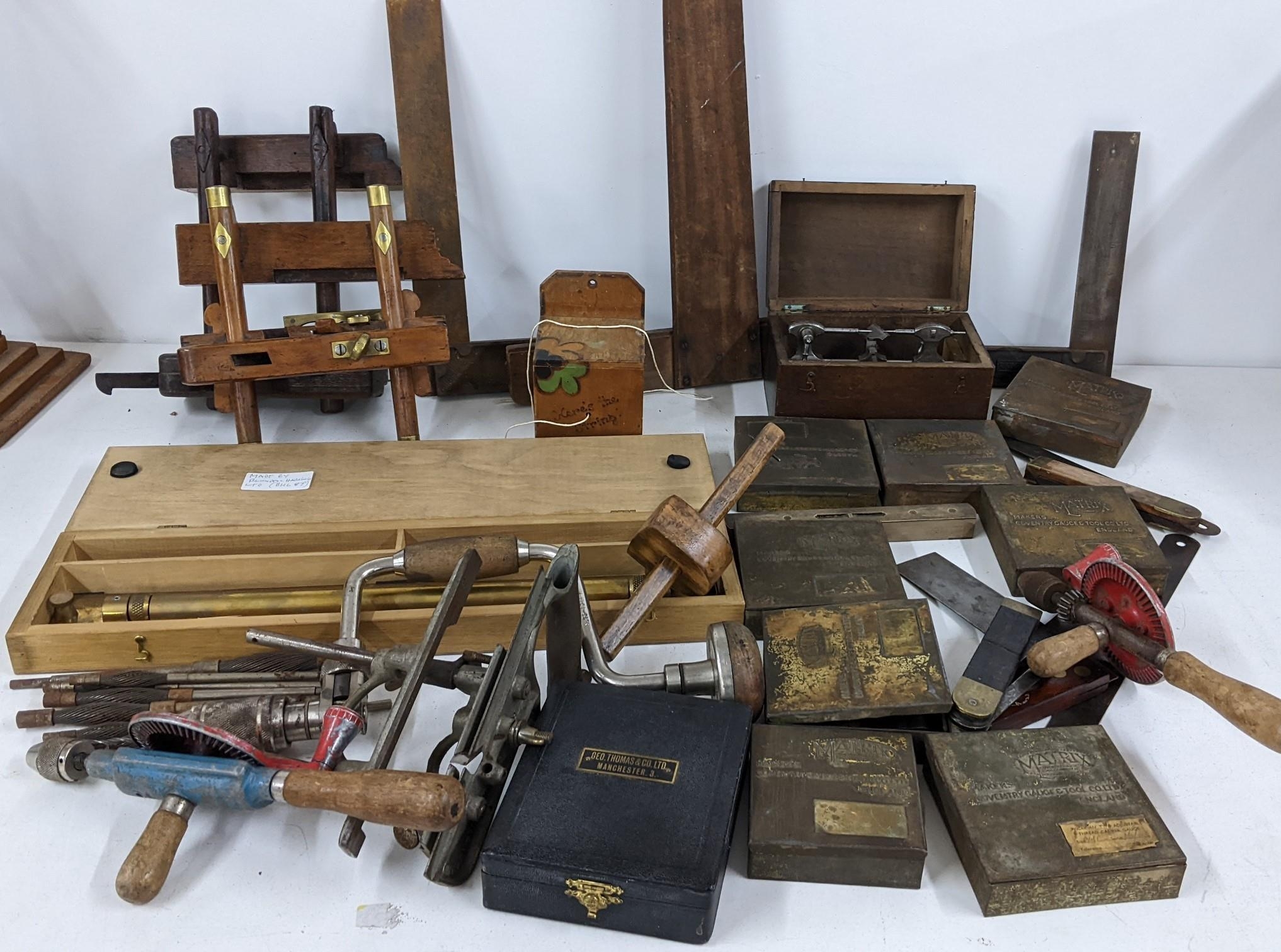 Mixed tools to include levels, boxed matrix gauges, Moseley & Son plane and other items Location: If
