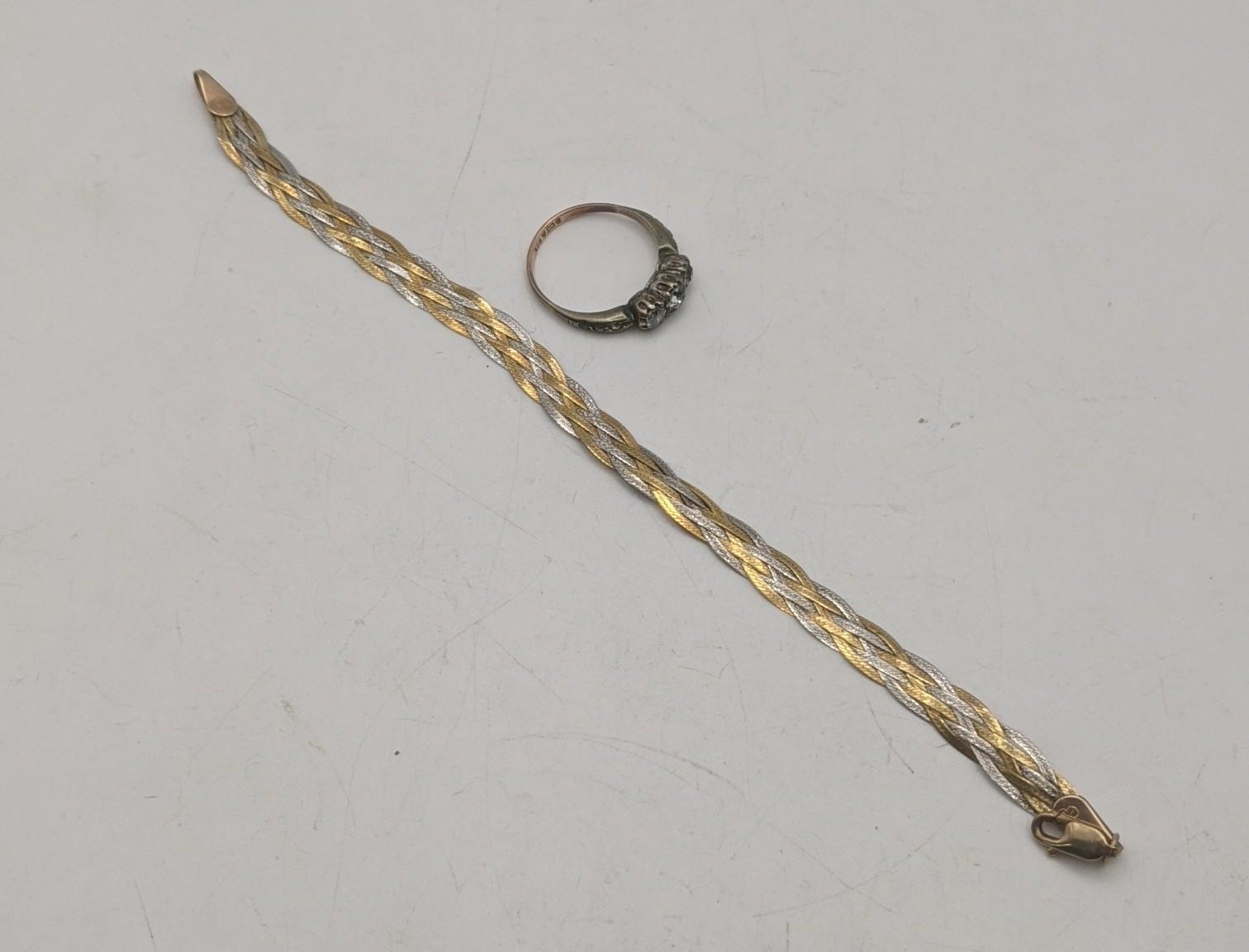 Mixed 9ct gold jewellery to include a two tone 9ct herring bone braided bracelet together with two - Image 4 of 4