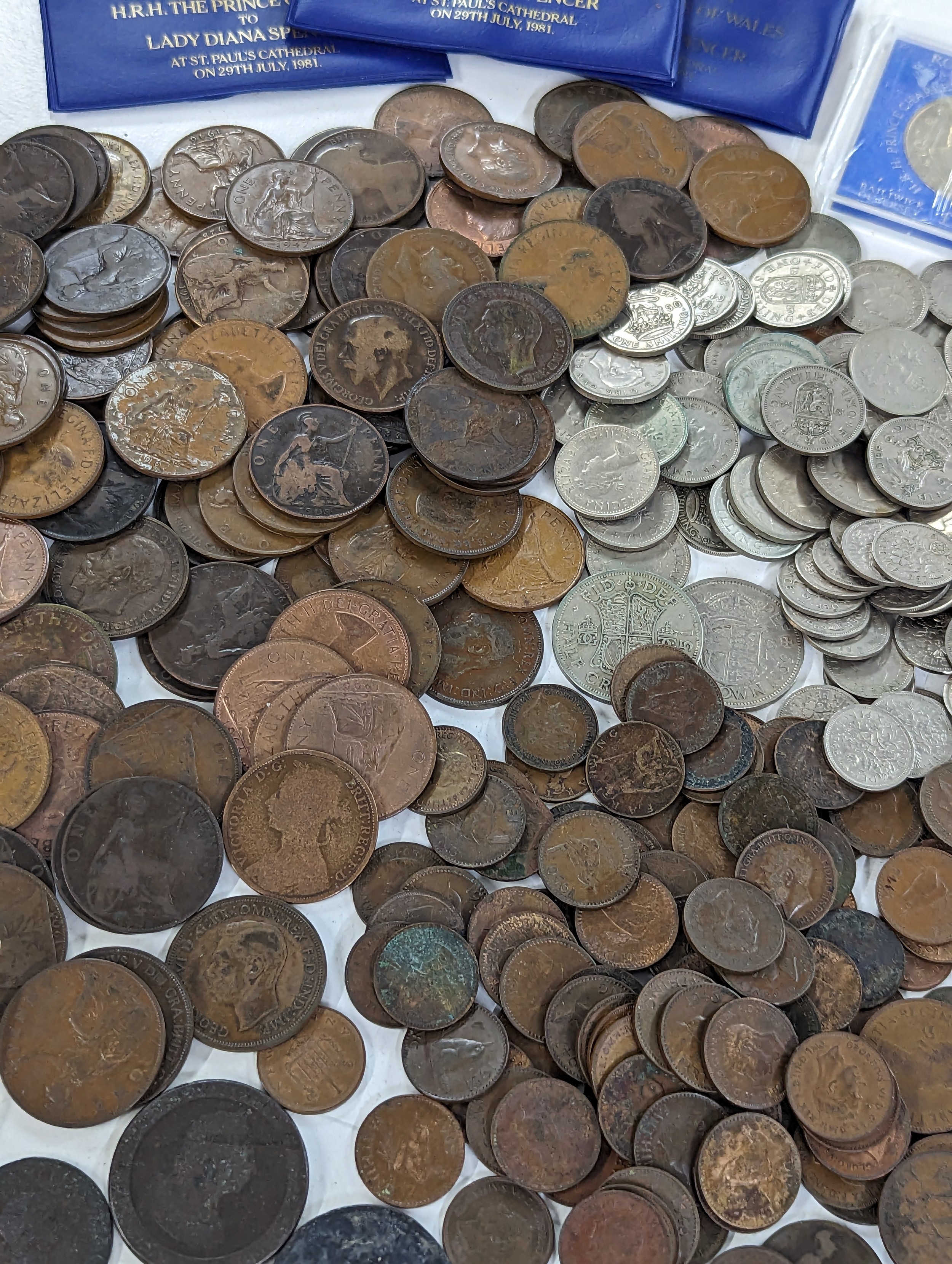 British Coins - A collection of mostly mid/late 20th Century coinage to include, Halfcrowns, - Image 4 of 10