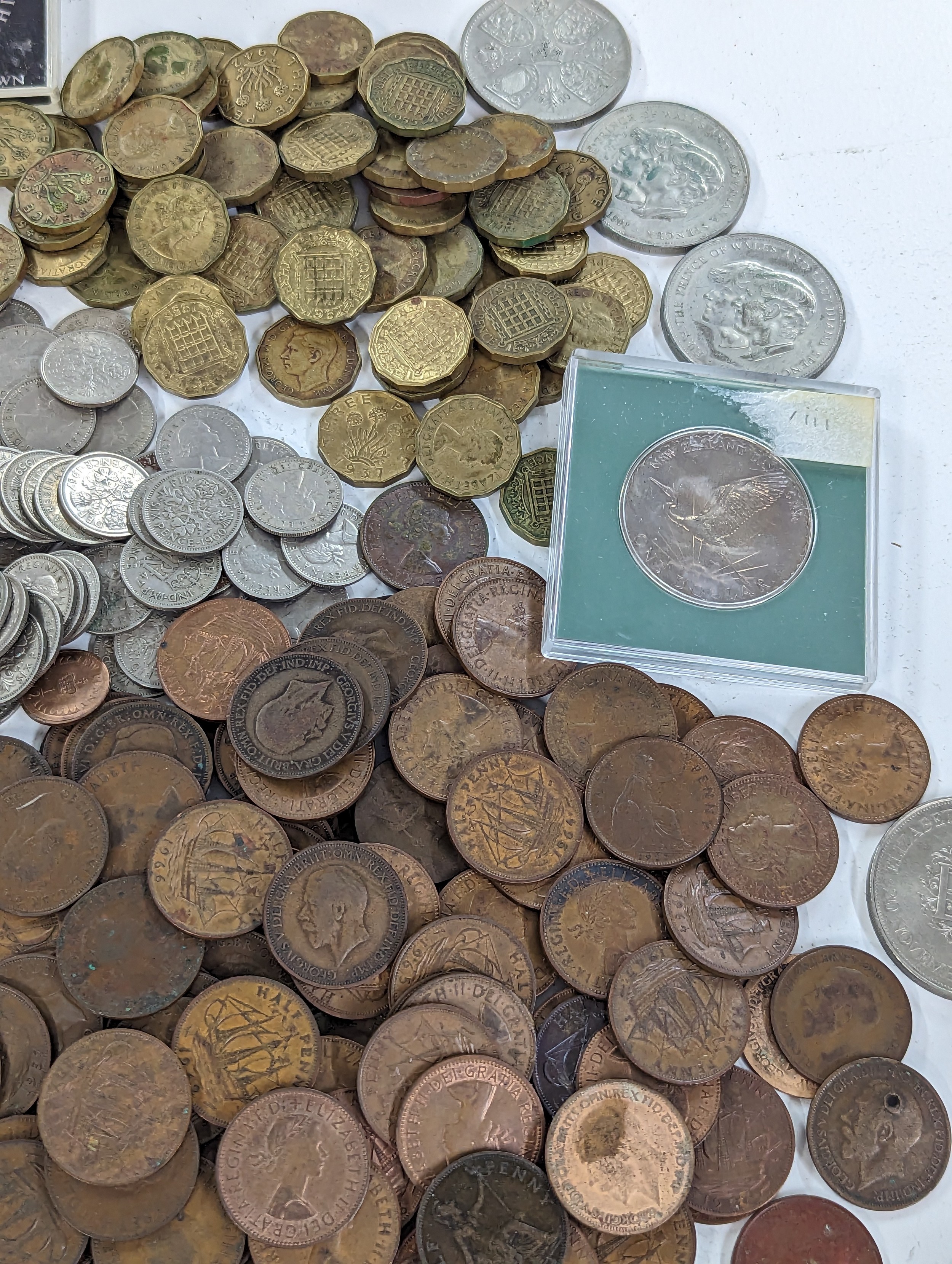 British Coins - A collection of mostly mid/late 20th Century coinage to include, Halfcrowns, - Image 6 of 10