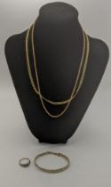 Mixed 9ct gold jewellery to include a two tone 9ct herring bone braided bracelet together with two