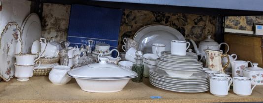 A mixed lot of ceramics to include a Royal Doulton Platinum concord part dinner service, Richmond