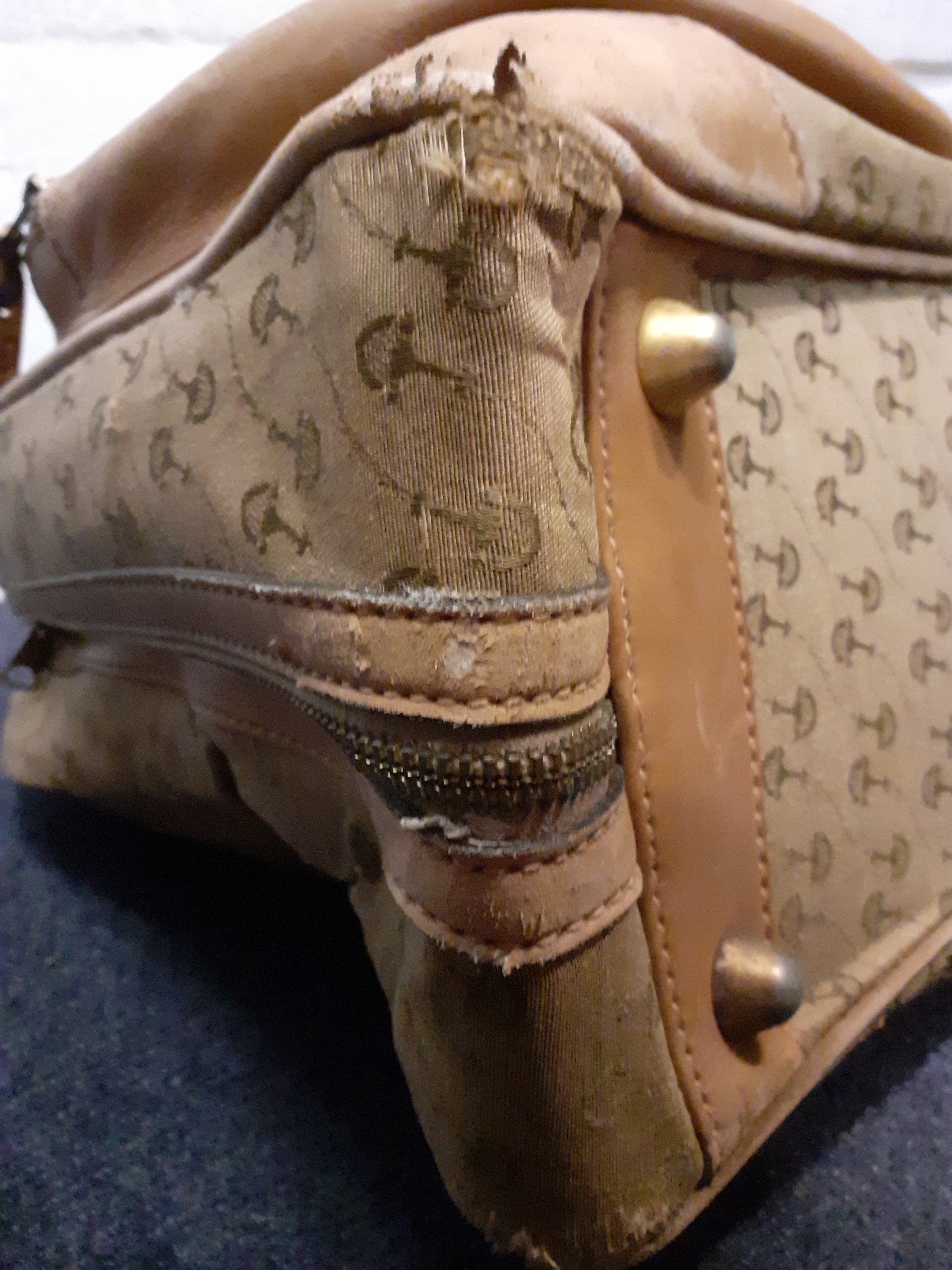 Gucci-A 1960's brown canvas and leather tennis bag A/F in a rare Gucci logo having a luggage - Image 8 of 9