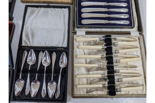 A large collection of boxed cutlery to include canteen of cutlery all silver plate and EPNS to - Image 7 of 9