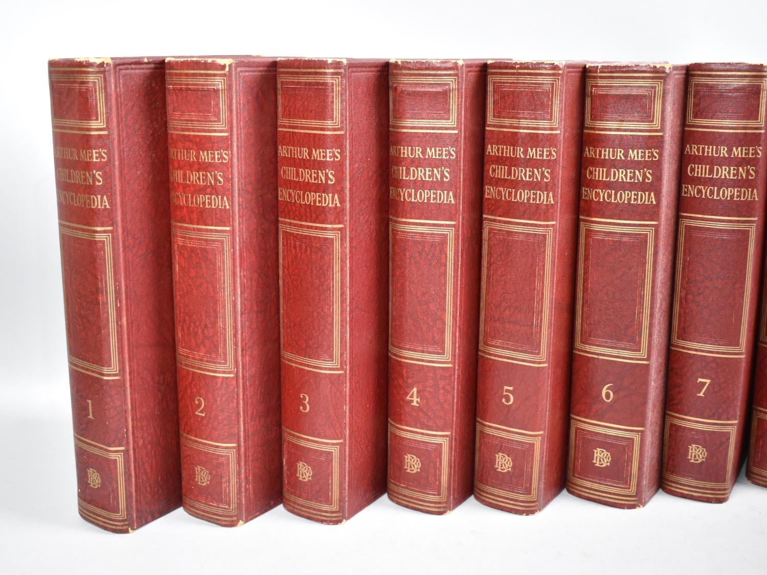 A Set of 10 Volumes Arthur Mee's Children's Encyclopedia together with Three Dictionary Volumes - Image 2 of 4