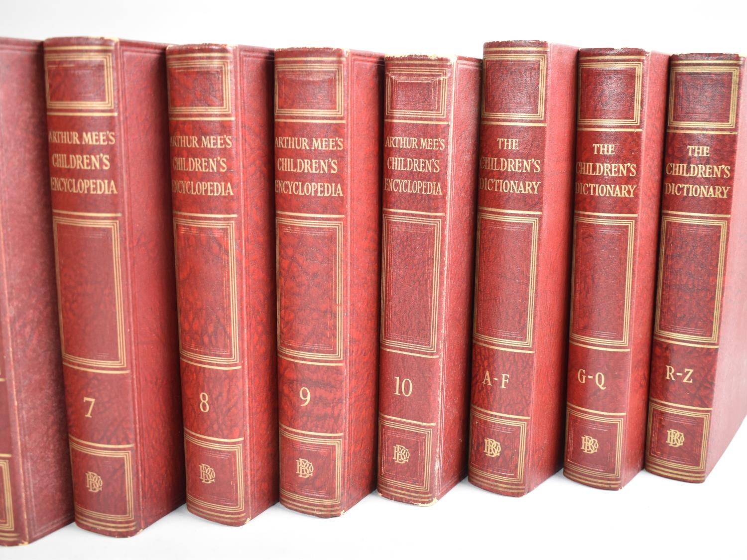 A Set of 10 Volumes Arthur Mee's Children's Encyclopedia together with Three Dictionary Volumes - Image 3 of 4