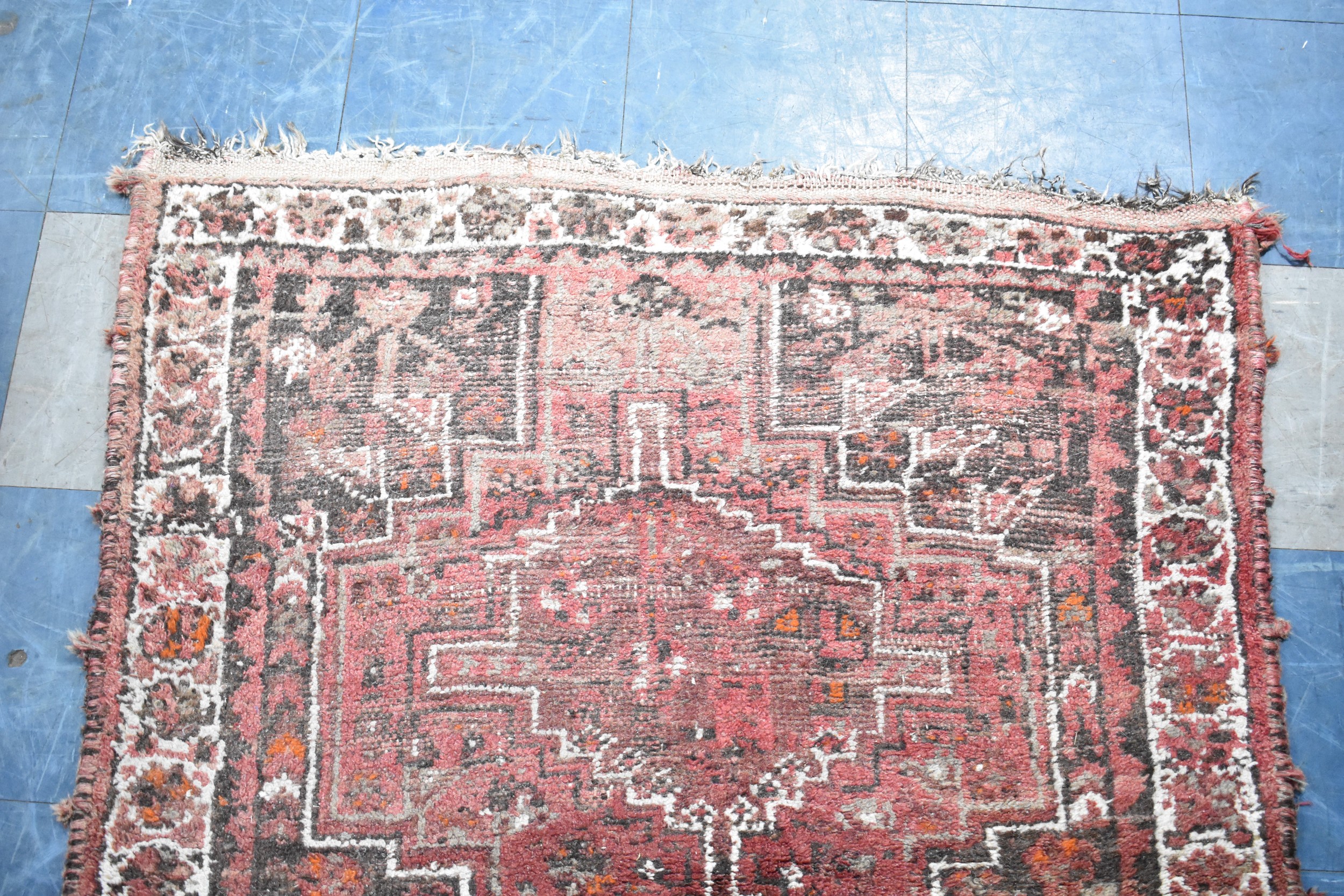A Patterned Woolen Rug, Somewhat Worn, 157x114cms - Image 2 of 4