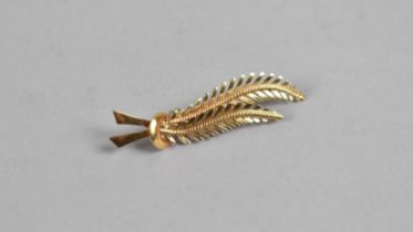 An Italian 18ct Gold Brooch, Fern Leaves, 4.5gms, 54mm Long