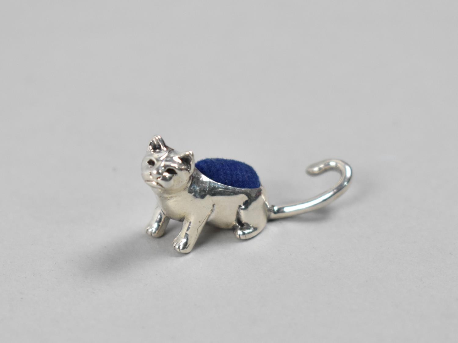 A Miniature Sterling Silver Pin Cushion Modelled as a Cat, 1.5cm high