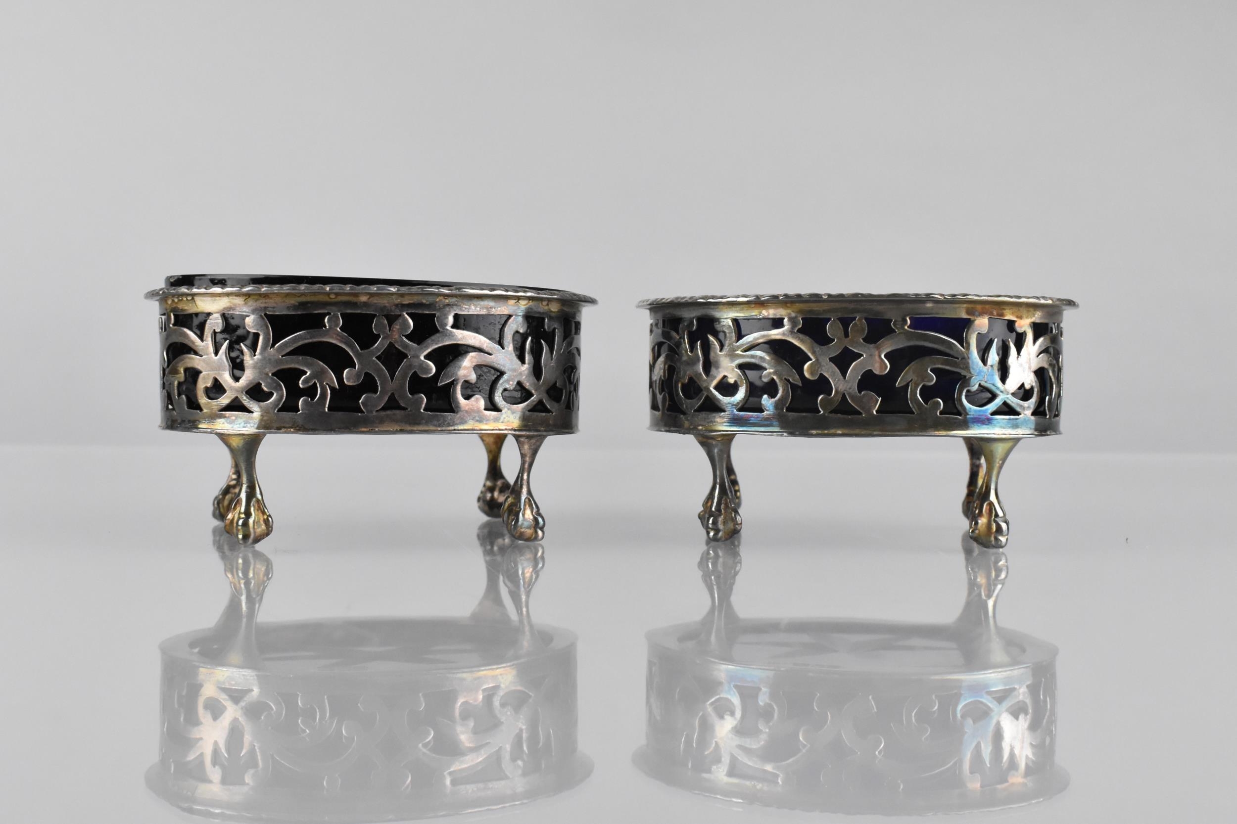 A Pair of Edward VII Silver Salts with Pierced Scrolled Sides Raised on Claw and Ball Feet, Complete - Image 2 of 4