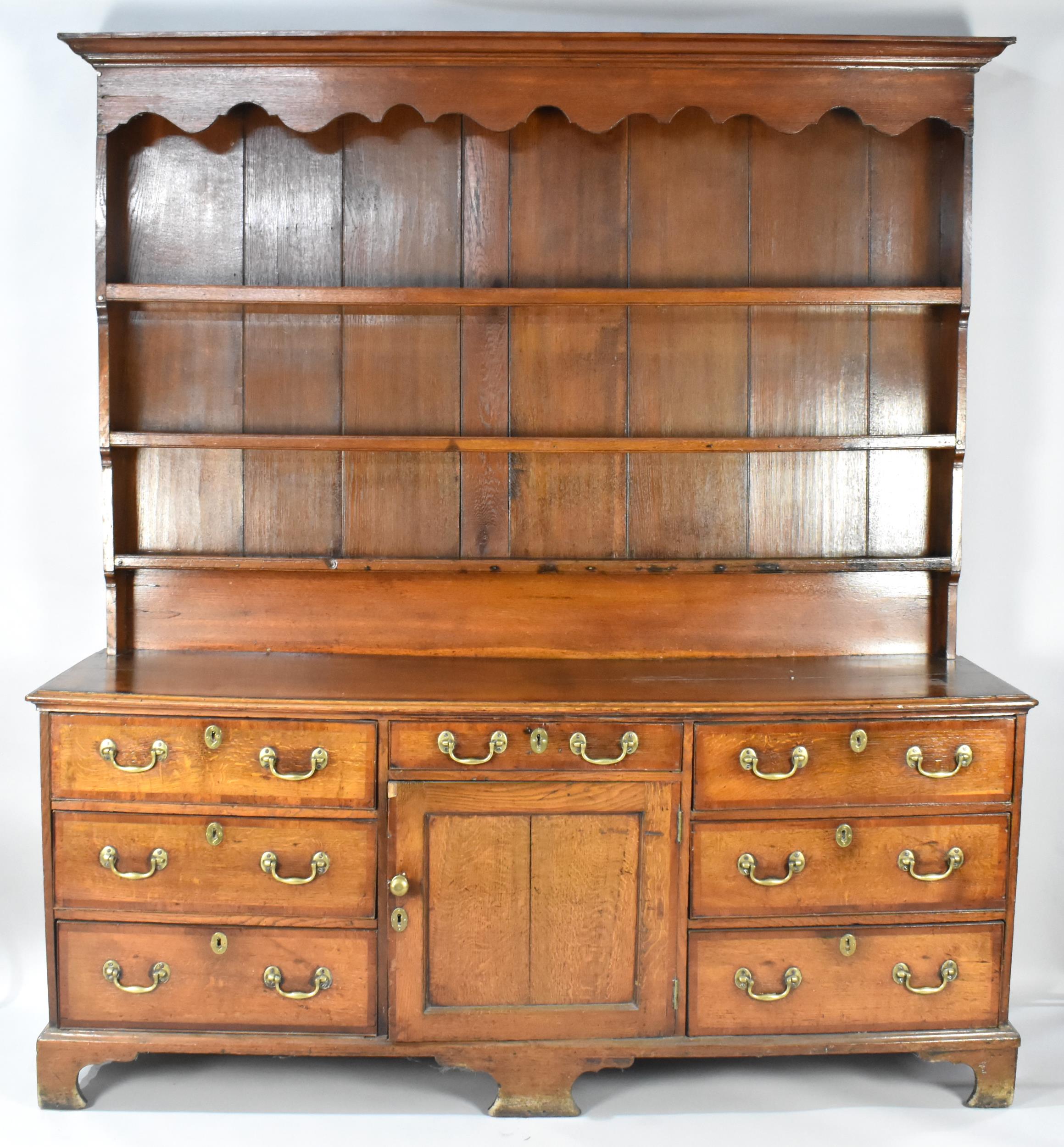 A Good George III Cheshire Dresser in Oak with Mahogany Cross Banding to Top and Drawers. On Bracket - Image 2 of 7