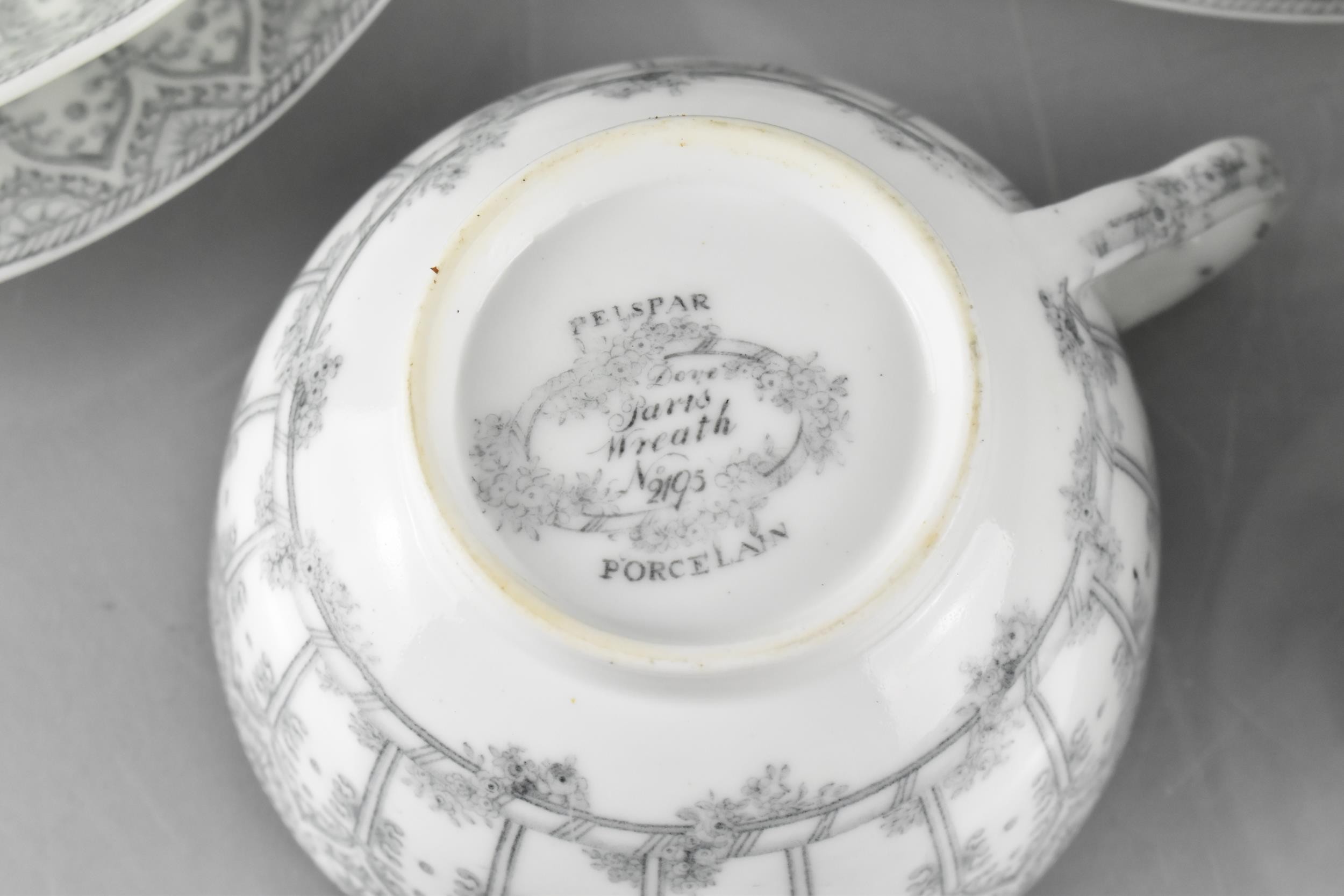 A 19th Century Felspar Porcelain Dove Paris Wreath (2195) Part Tea Set to Comprise to Comprise Two - Image 3 of 3