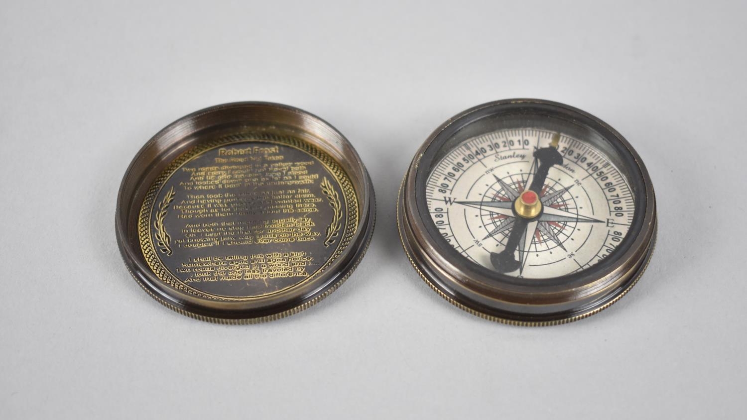 A Reproduction Marine Pocket Compass As Made in 1920, 6cm Diameter - Image 2 of 2