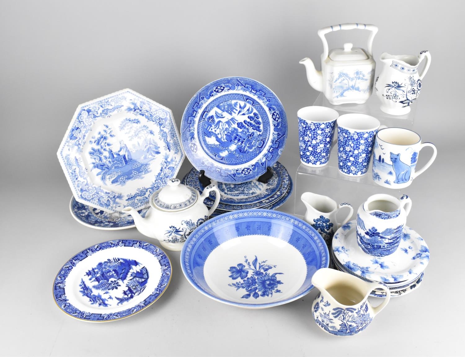 A Collection of Various Blue and White To Comprise Spode Blue Room Plate, Bowl, Various Willow