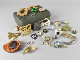 A Collection of Various Mid and Late 20th Century Brooches etc