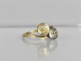 An 18ct Gold and White Stone Ring, Size O 1/2, 3.1g