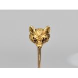 An Early 20th Century 18ct Gold and Ruby Mounted Tie/Cravat Pin, Realistically Modelled as a Foxes