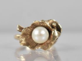 An Art Nouveau Style Pearl Mounted Floral Ring in Gold Metal, Central Pearl (7.2mm Diameter Approx),
