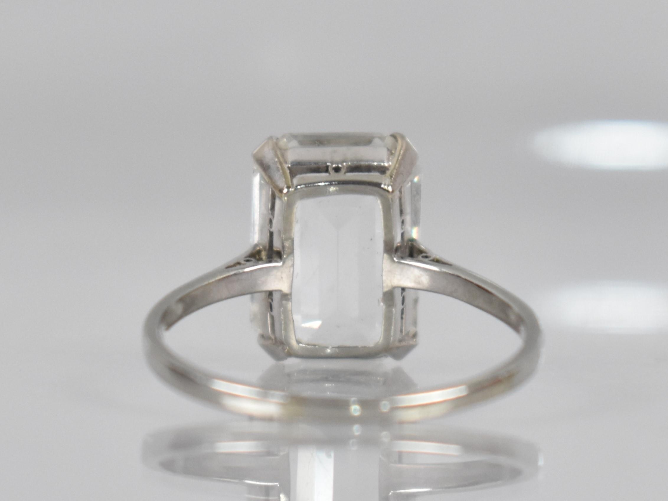 An Art Deco White Sapphire, 18ct Gold and Platinum Ladies Dress Ring, Emerald Cut White Sapphire - Image 3 of 4