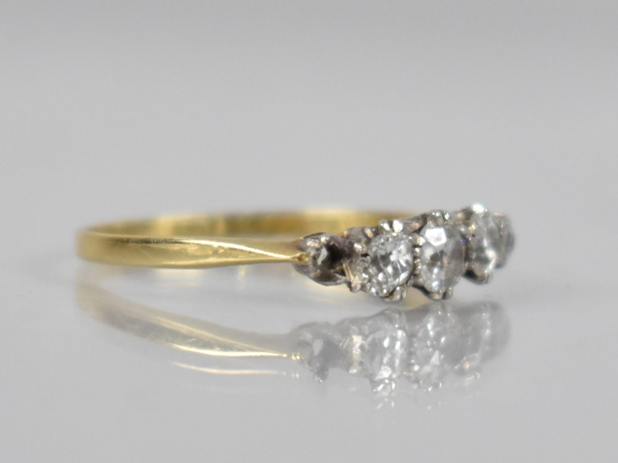 An Early 20th Century 18ct Gold and Diamond Five Stone Ring (Missing One Stone), Old Mixed/Mine - Image 2 of 4