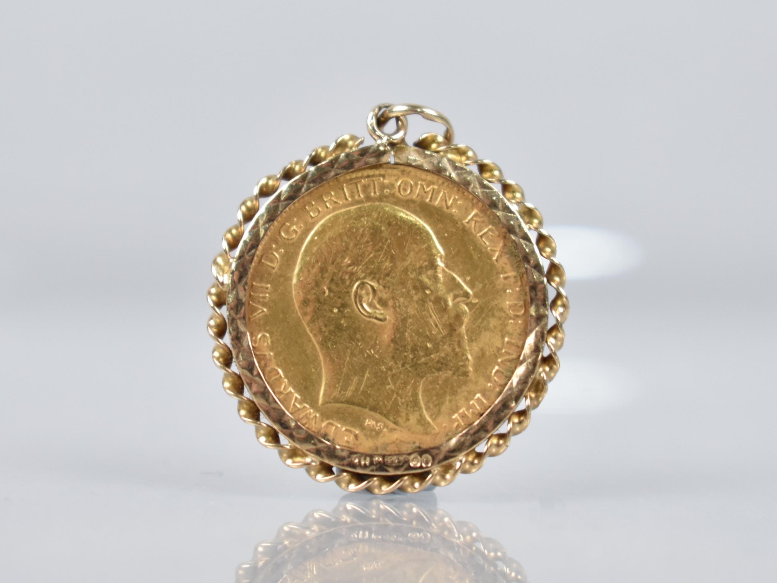 A 1906 Edward VII Half Sovereign in 9ct Gold Mount, 5.1gms - Image 2 of 2