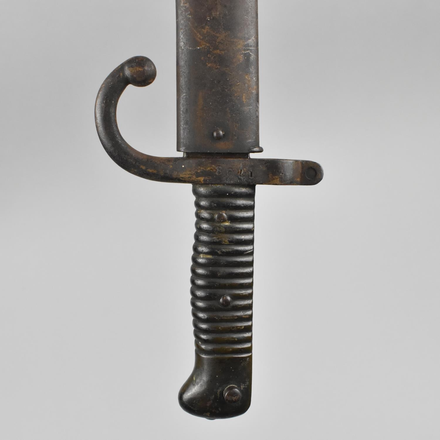 A 19th Century French 1866 Pattern Chassepot Rifle Sword Bayonet with Ribbed Handle and Recurved - Image 2 of 9